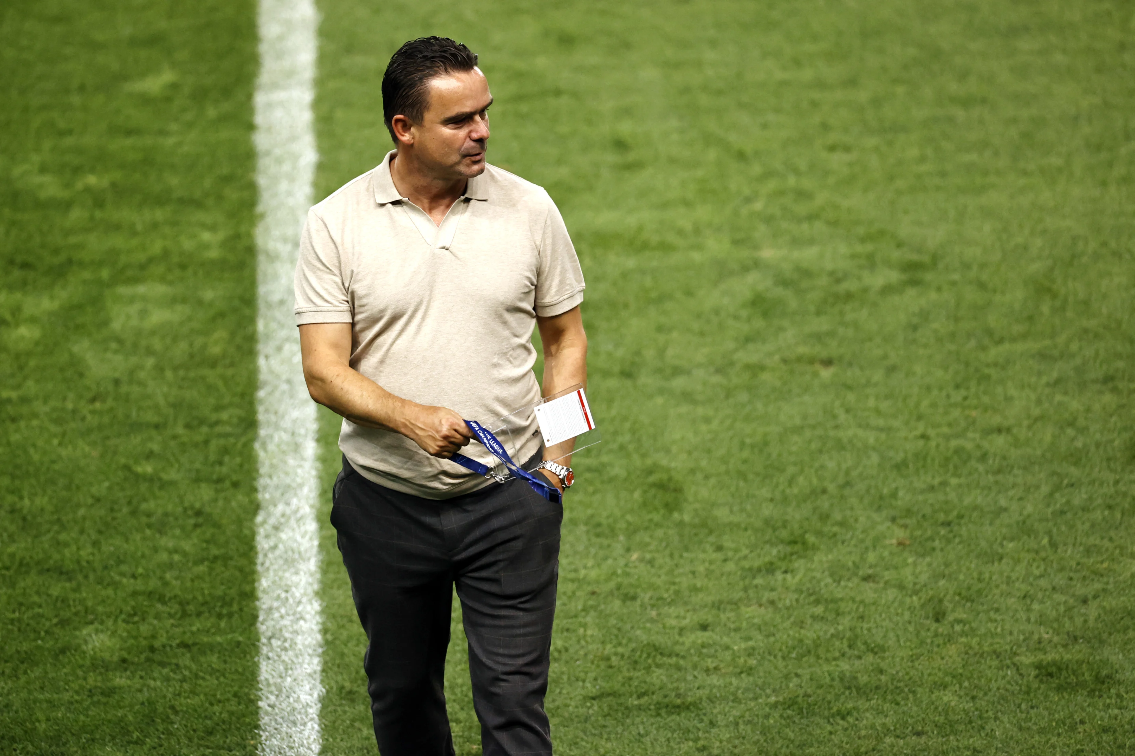 Nederland gaat los op nieuws over grensoverschrijdende berichten Marc Overmars