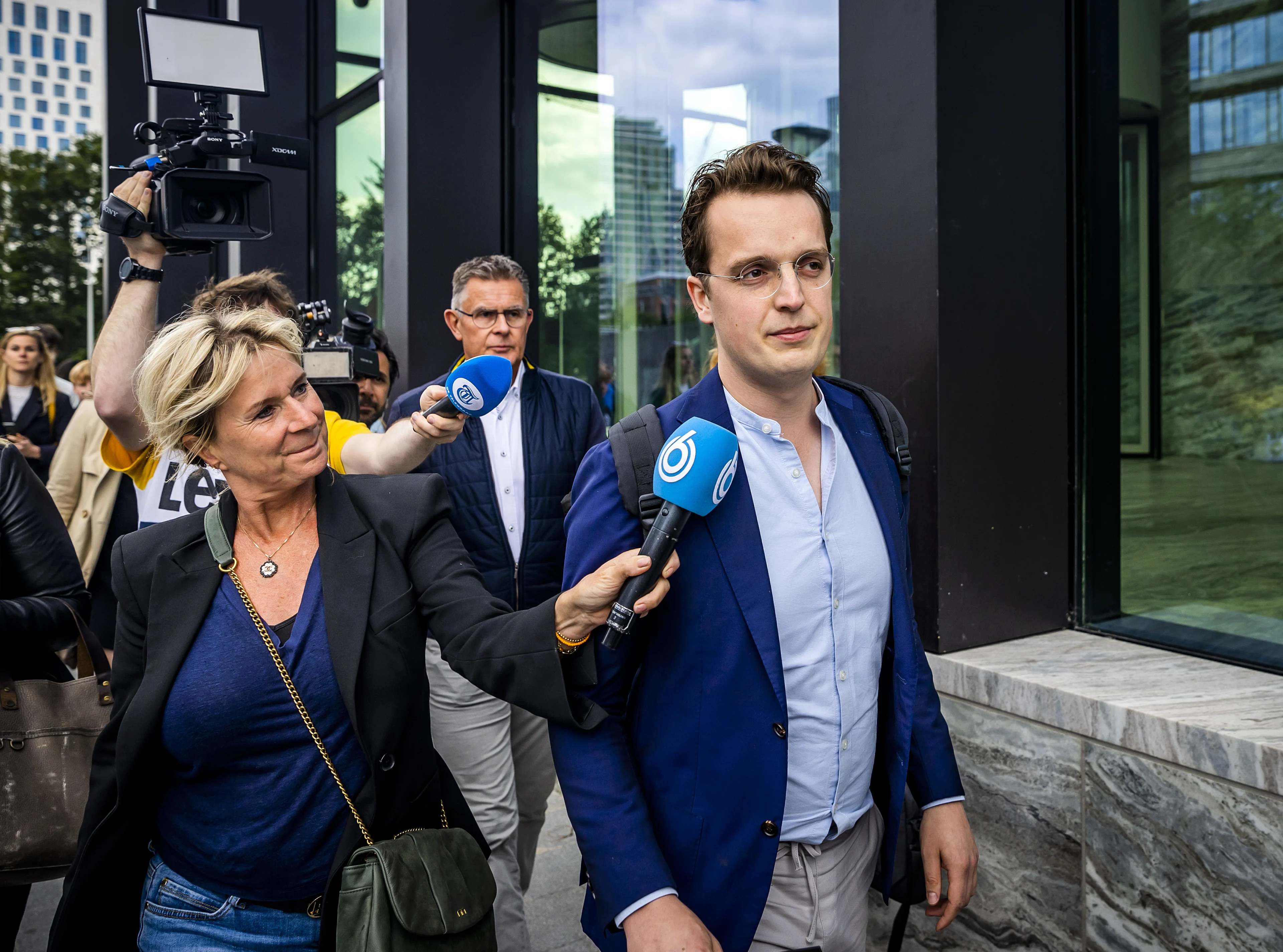 Ministerie VWS staakt verzet tegen rechter, houdt Sywert-stukken toch geheim