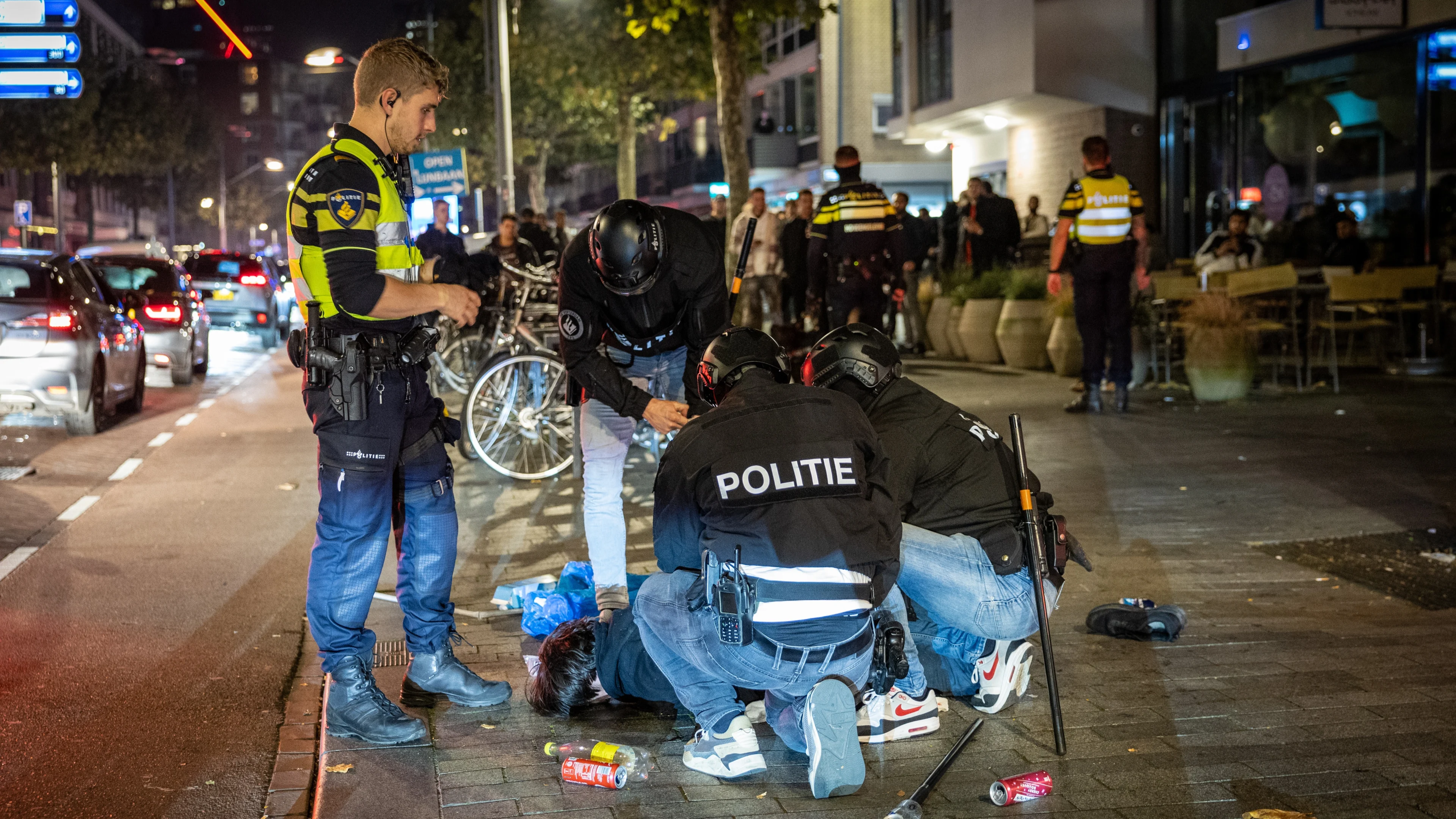 Twee mensen opgepakt bij MediaMarkt-rel Rotterdam: 'Actie geen goed idee'