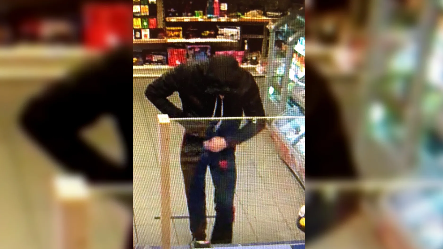 Verdachte (22) opgepakt voor gewapende overval op tankstation in Almelo