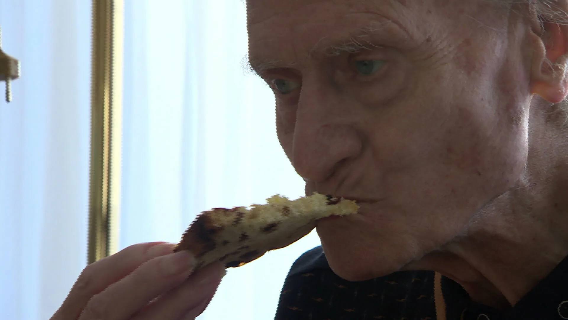 Grote zorgen om ouderen die in coronatijd ondervoed raken: 'Ze vergeten te eten'