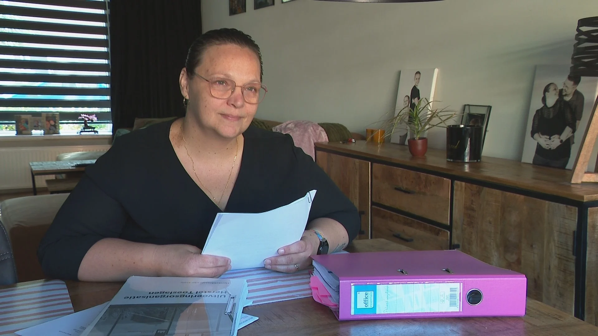 Gedupeerde toeslagenaffaire eist volledig dossier bij rechtbank