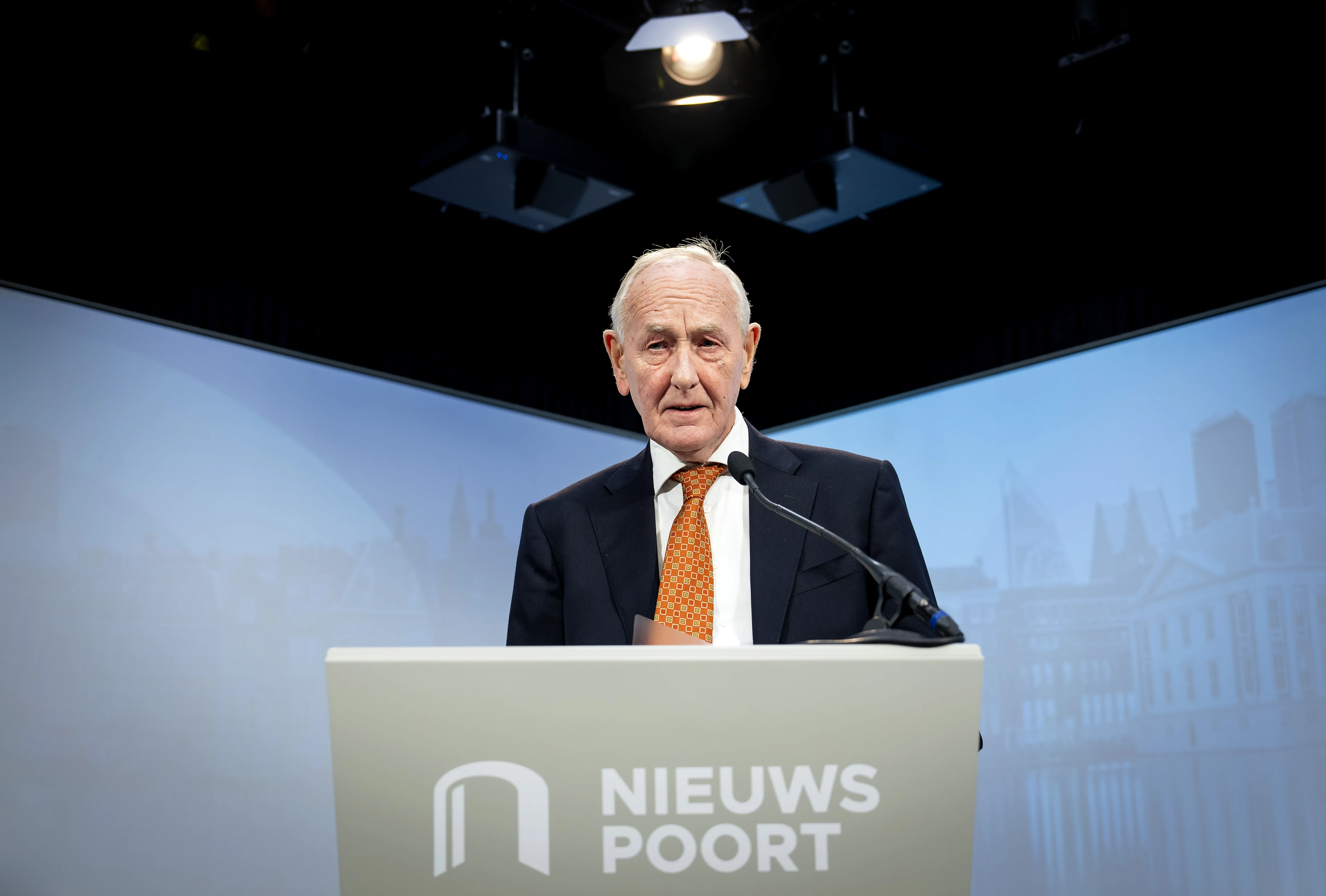 Remkes pleit in rapport voor uitkopen 500 tot 600 grootste stikstofvervuilers