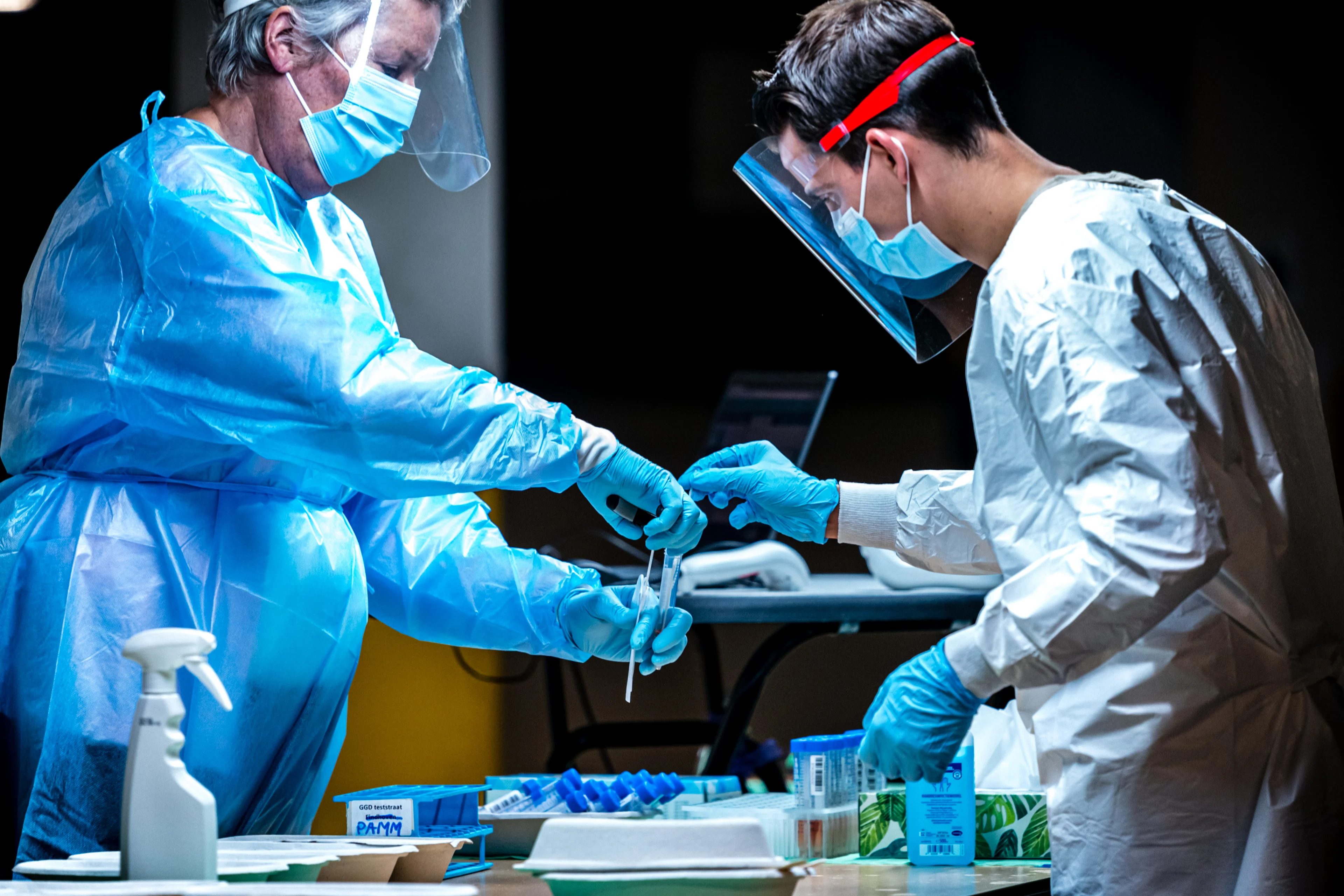 Aantal nieuwe besmettingen opnieuw boven de 10.000