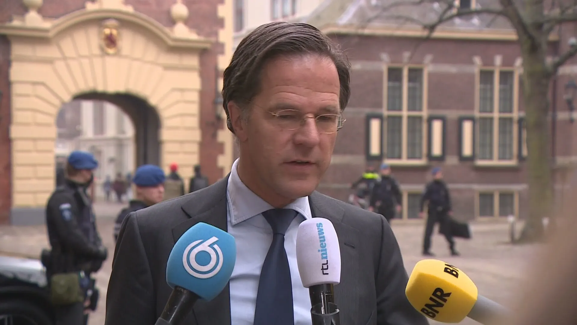 Premier Rutte veroordeelt aanslag op coronateststraat Bovenkarspel: 'Totaal onacceptabel'