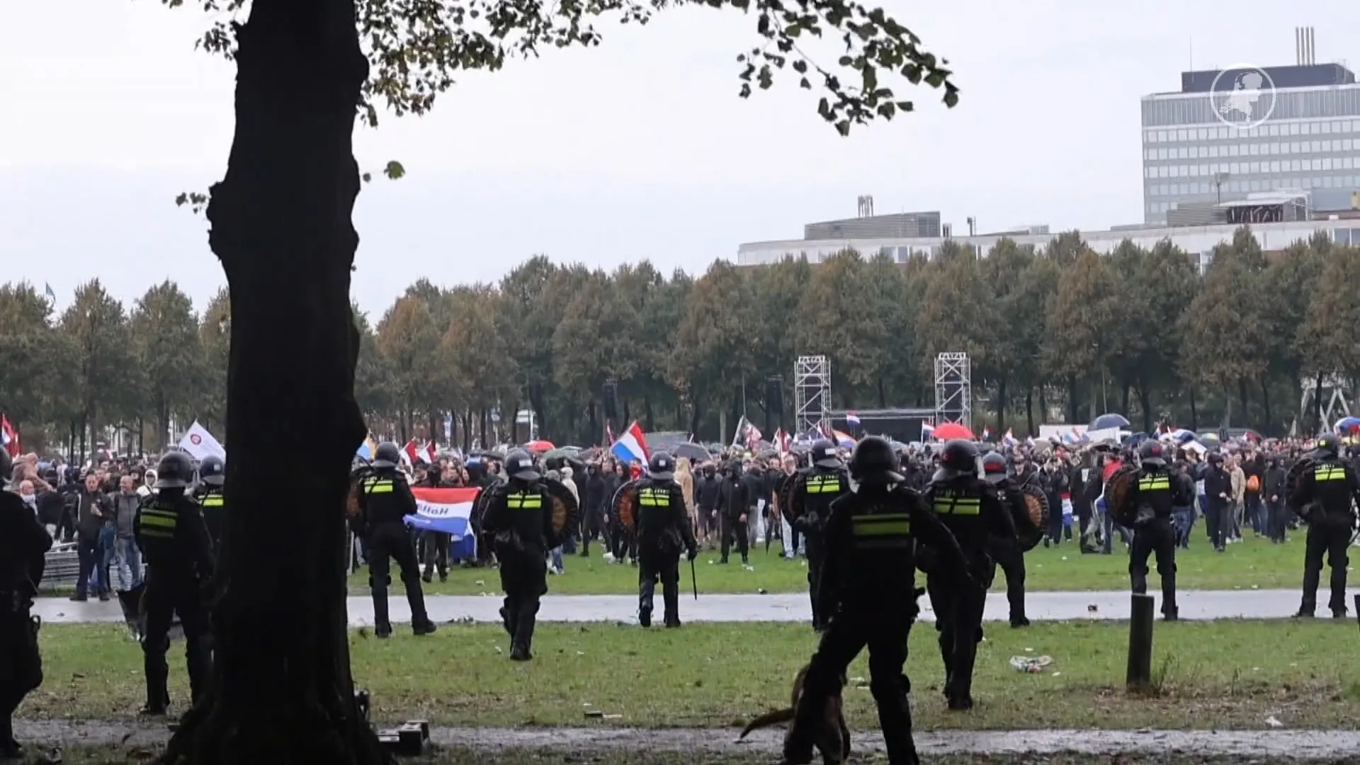 Justitieminister geeft toestemming voor traangas in waterkanonnen