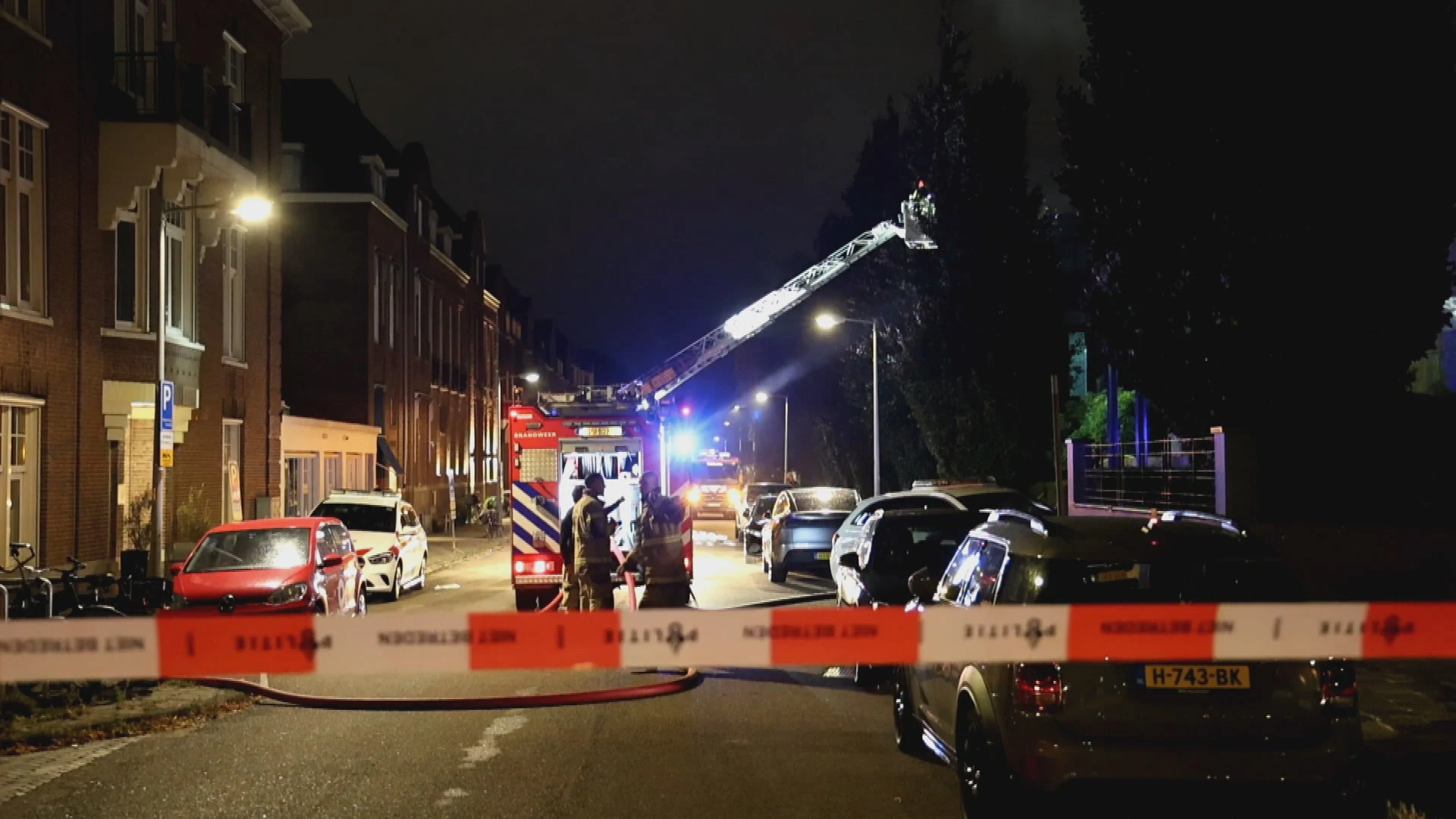 Vier mensen gered bij woningbrand Amsterdam, slachtoffers naar ziekenhuis