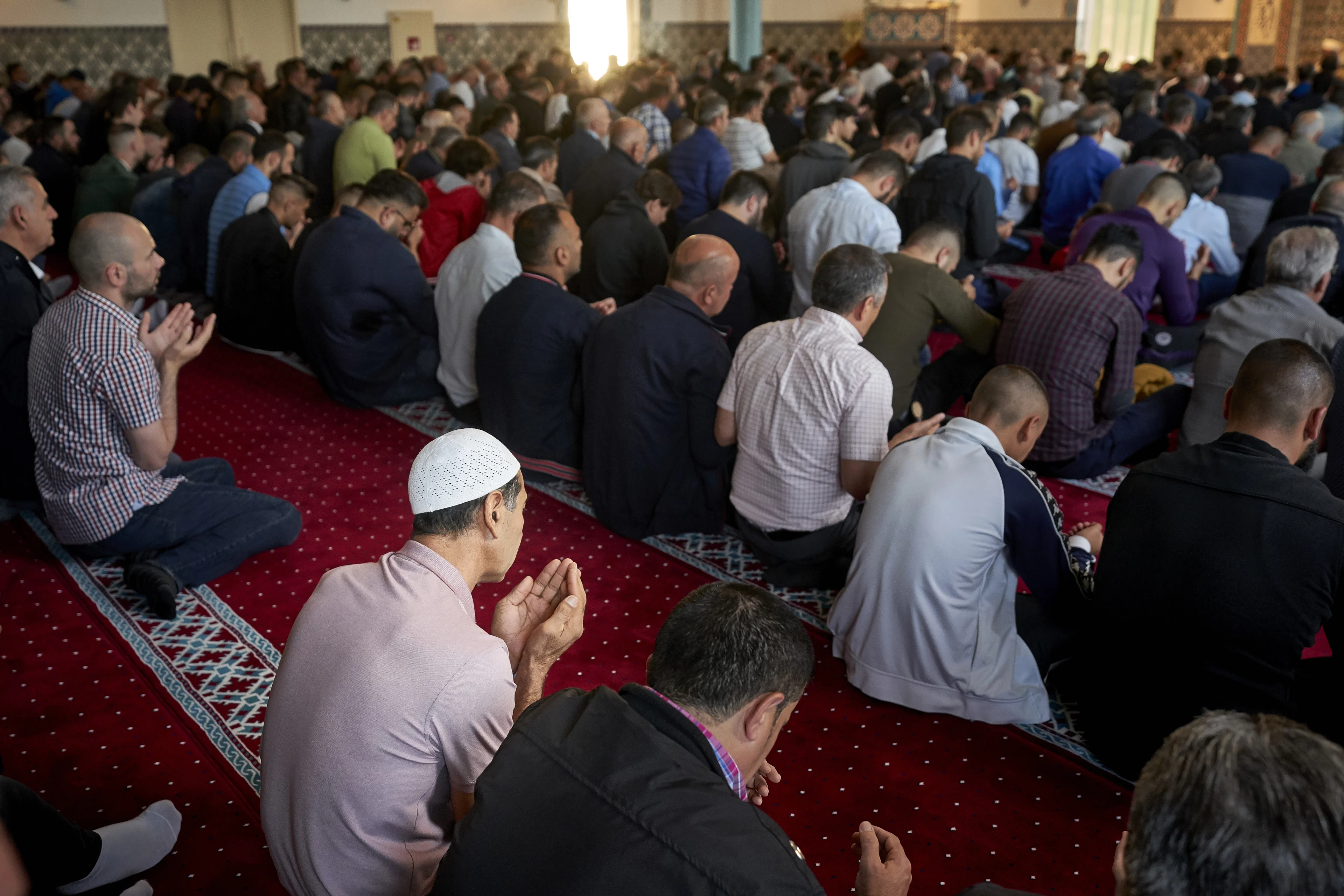 Moskee nog steeds gesloten vanwege corona? In Den Haag vieren ze het Offerfeest gewoon buiten