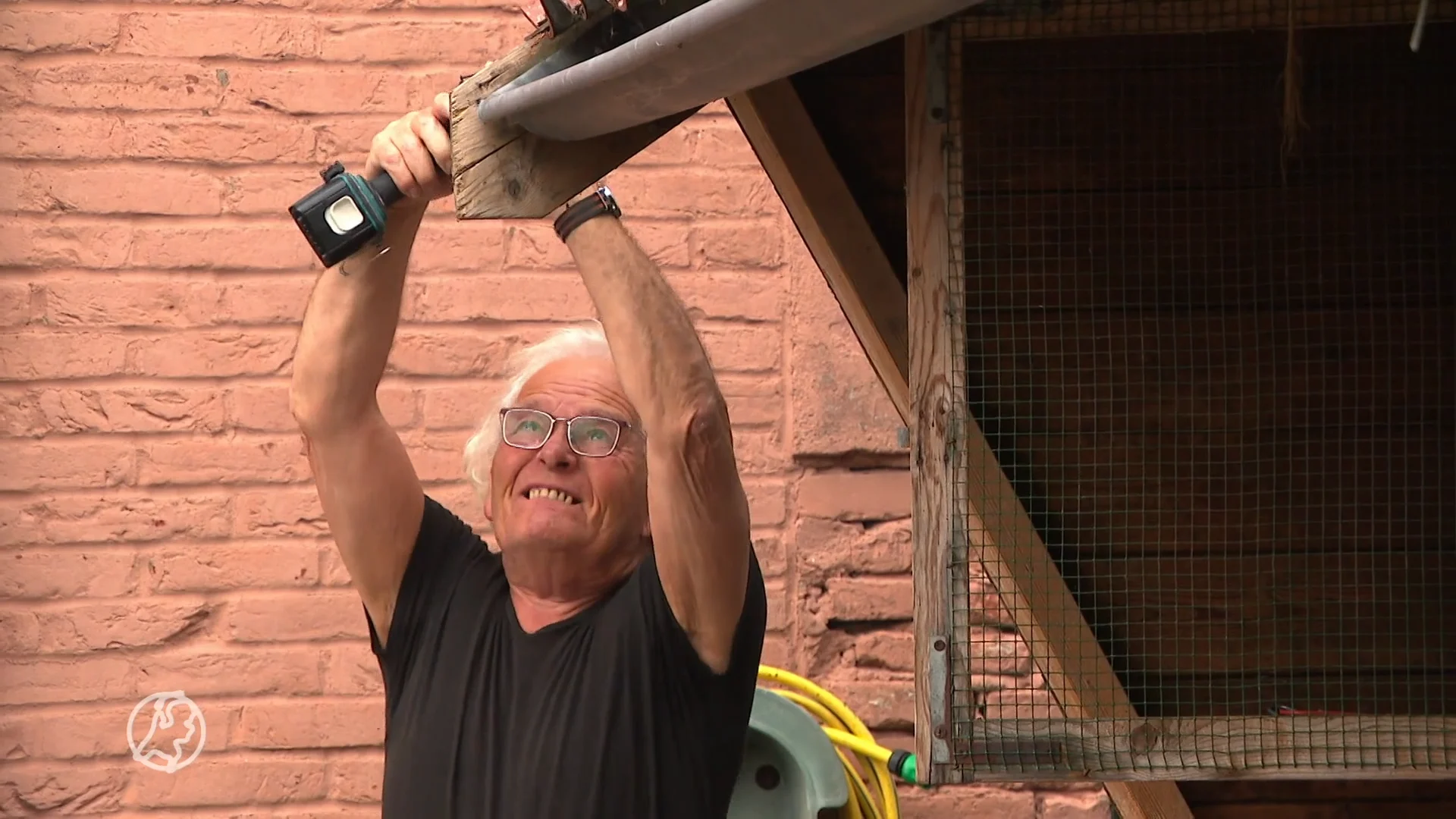 Veertien stamgasten redden 'hun' dorpskroeg in Andijk van de ondergang