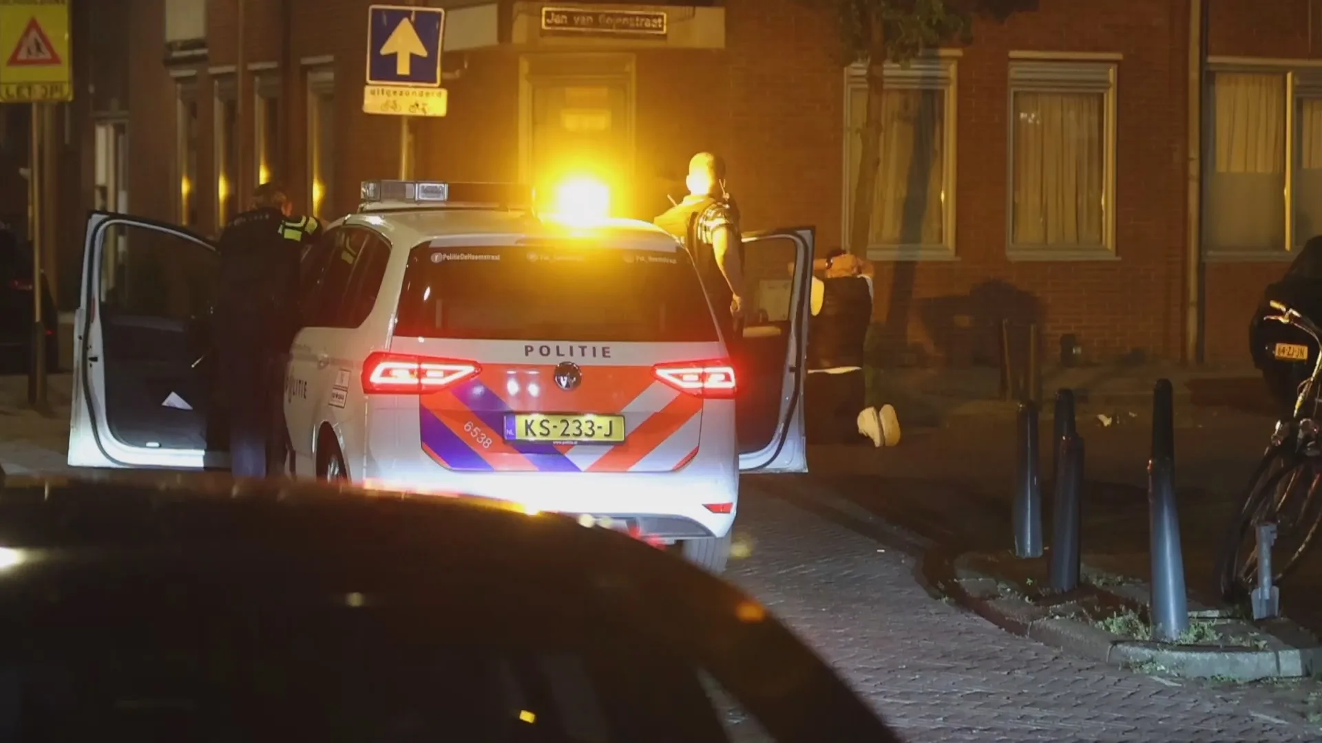 Haagse agenten houden mannen onder schot na melding van schietpartij Schilderswijk