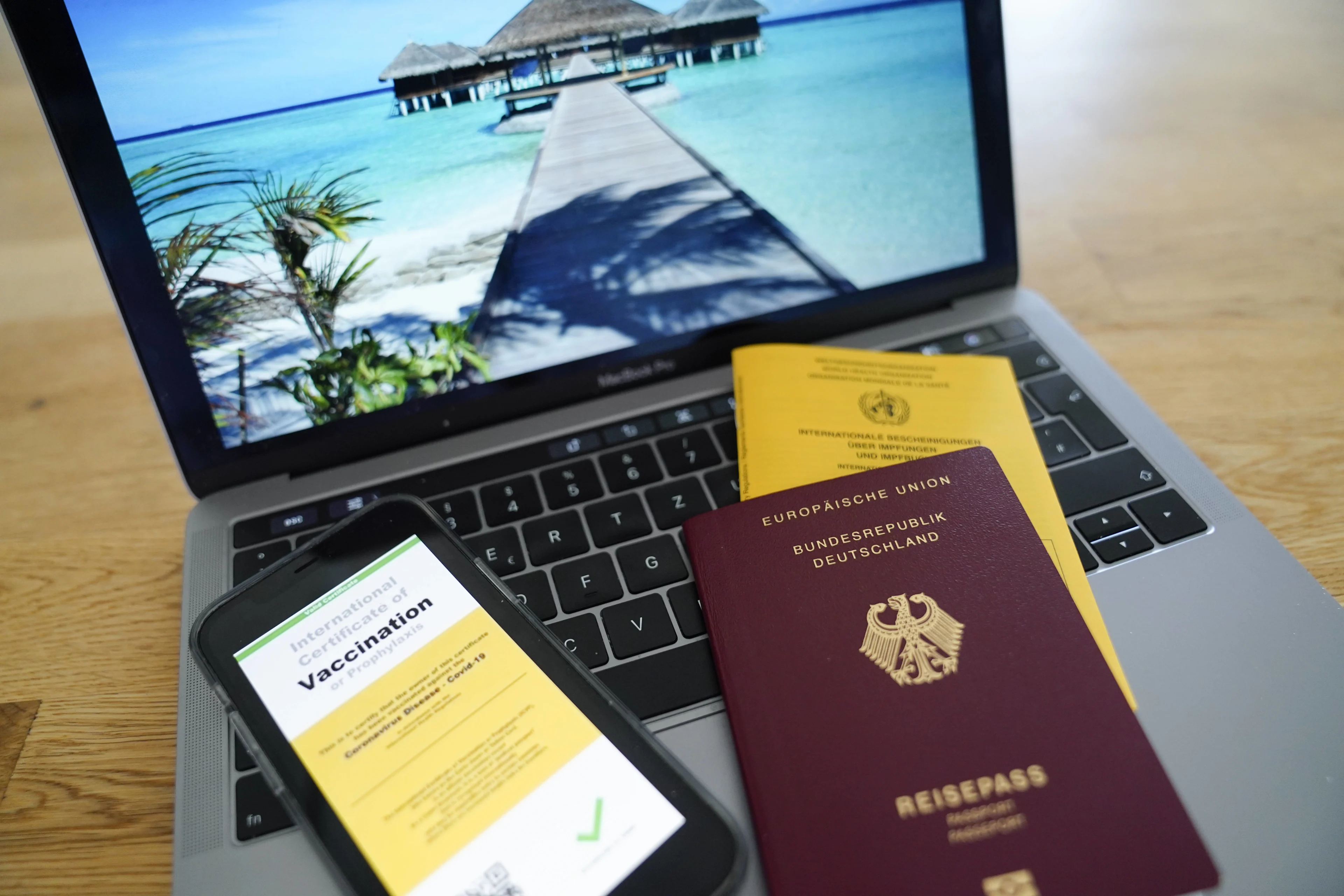 LIVEBLOG | Rutte: Nederland heeft in principe geen bezwaar tegen coronapaspoort