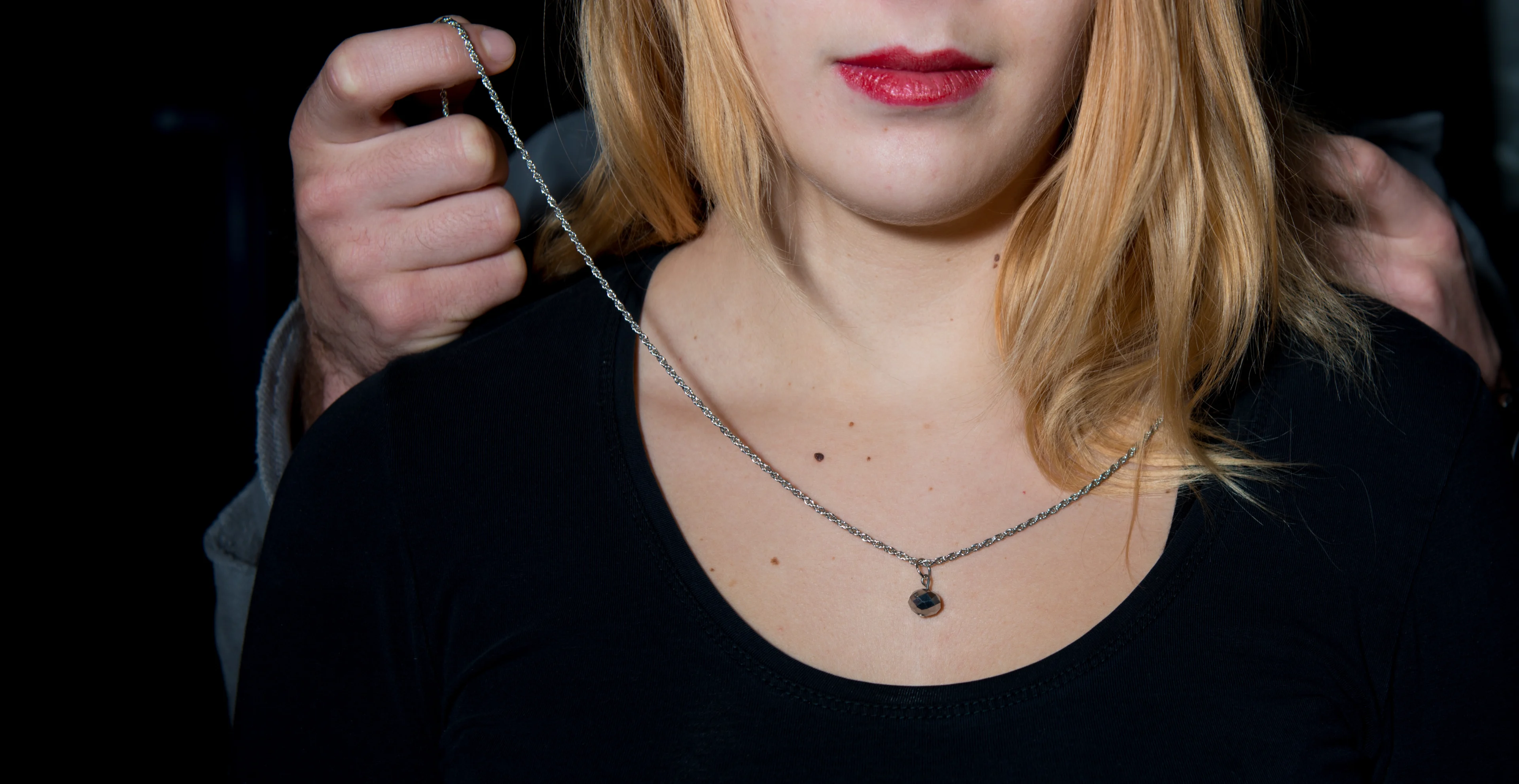 Nep-loverboys op kermis Hoorn ingezet: tientallen meiden geven gegevens