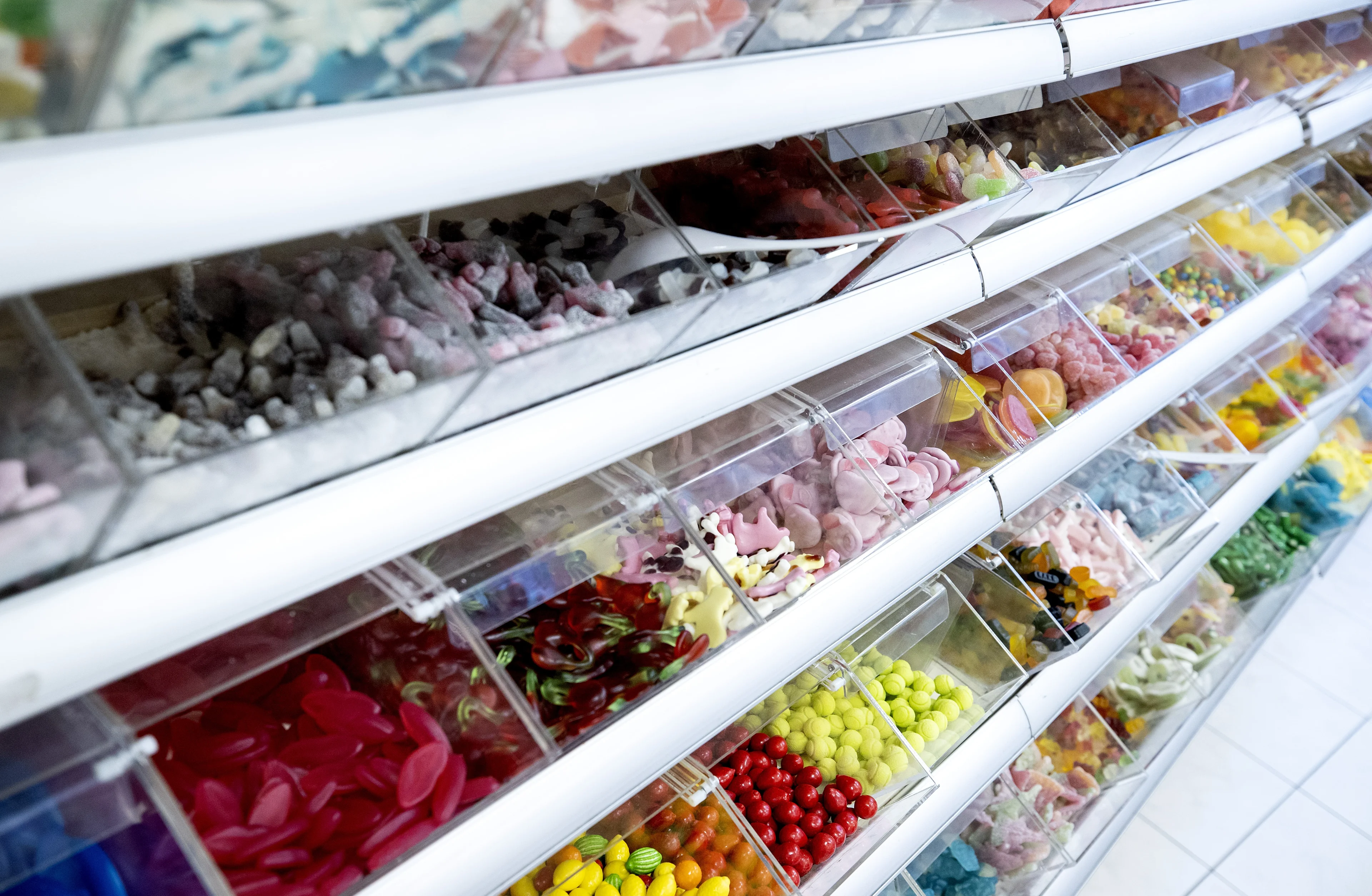 Kabinet zet tanden in snoepreclame, maar online blijft het doorgaan