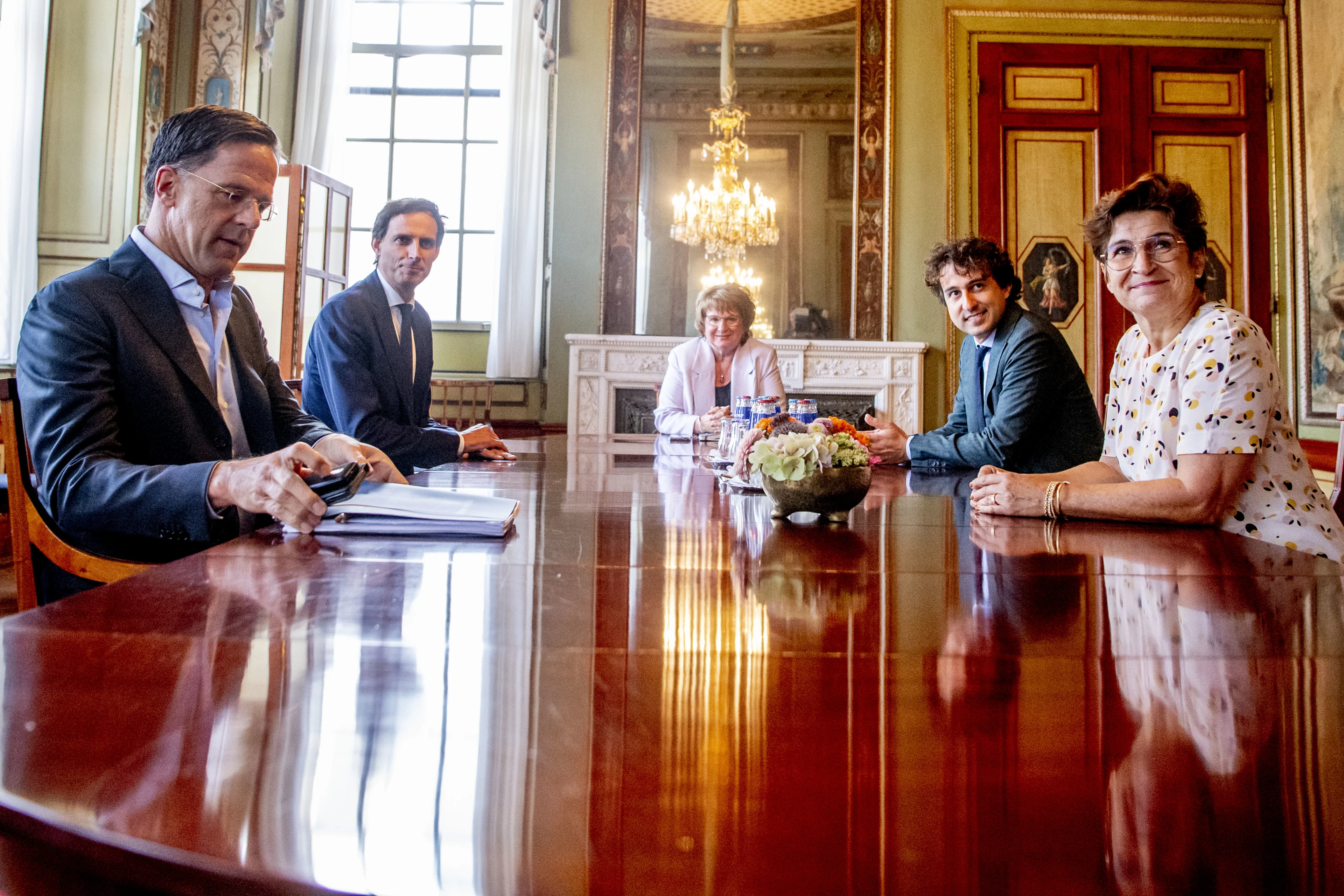 Links blok overlegt met Rutte en Hoekstra bij informateur