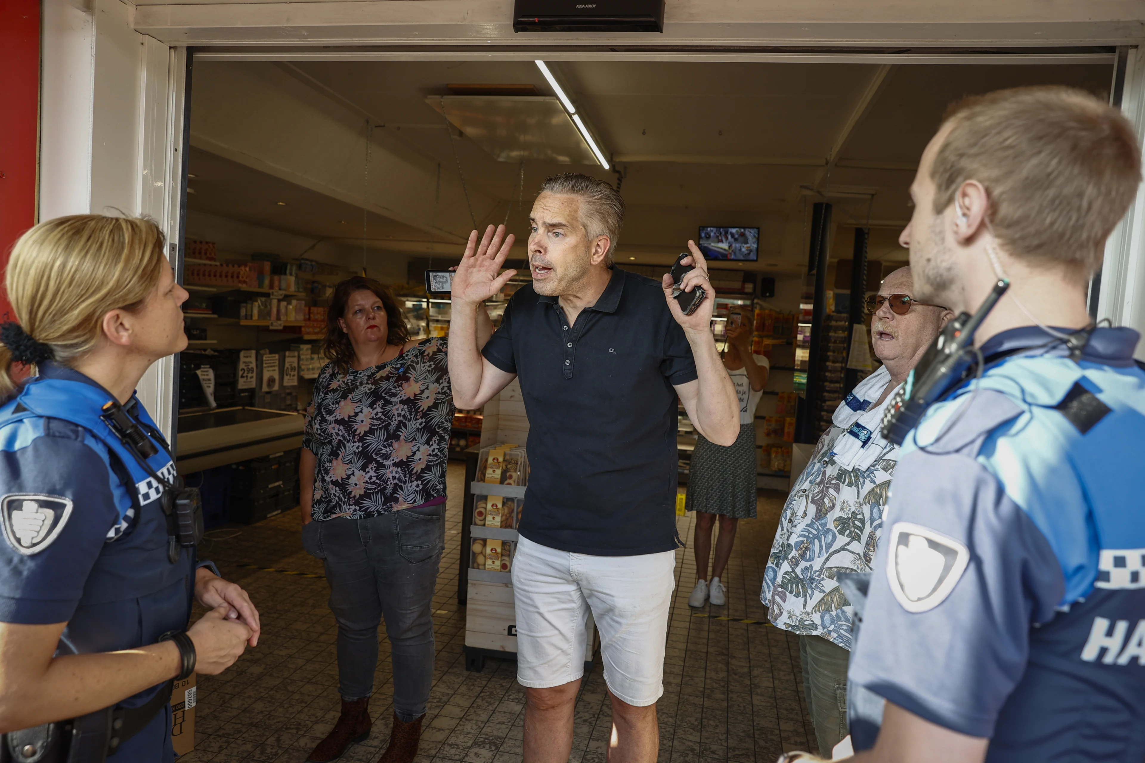 Supermarkt Berning tóch dicht, eigenaar sluit deuren met tranen in zijn ogen