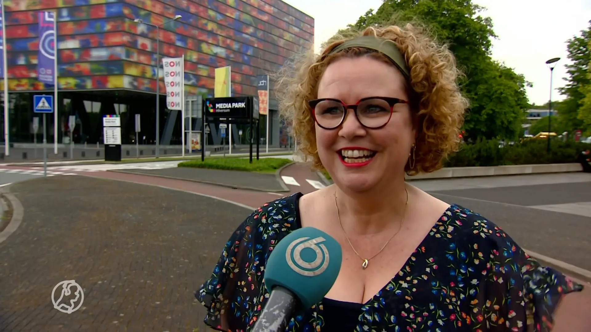 Ellis is omroepvrijwilliger van het jaar dankzij coronareportages: 'We zijn geschiedenis aan het schrijven'