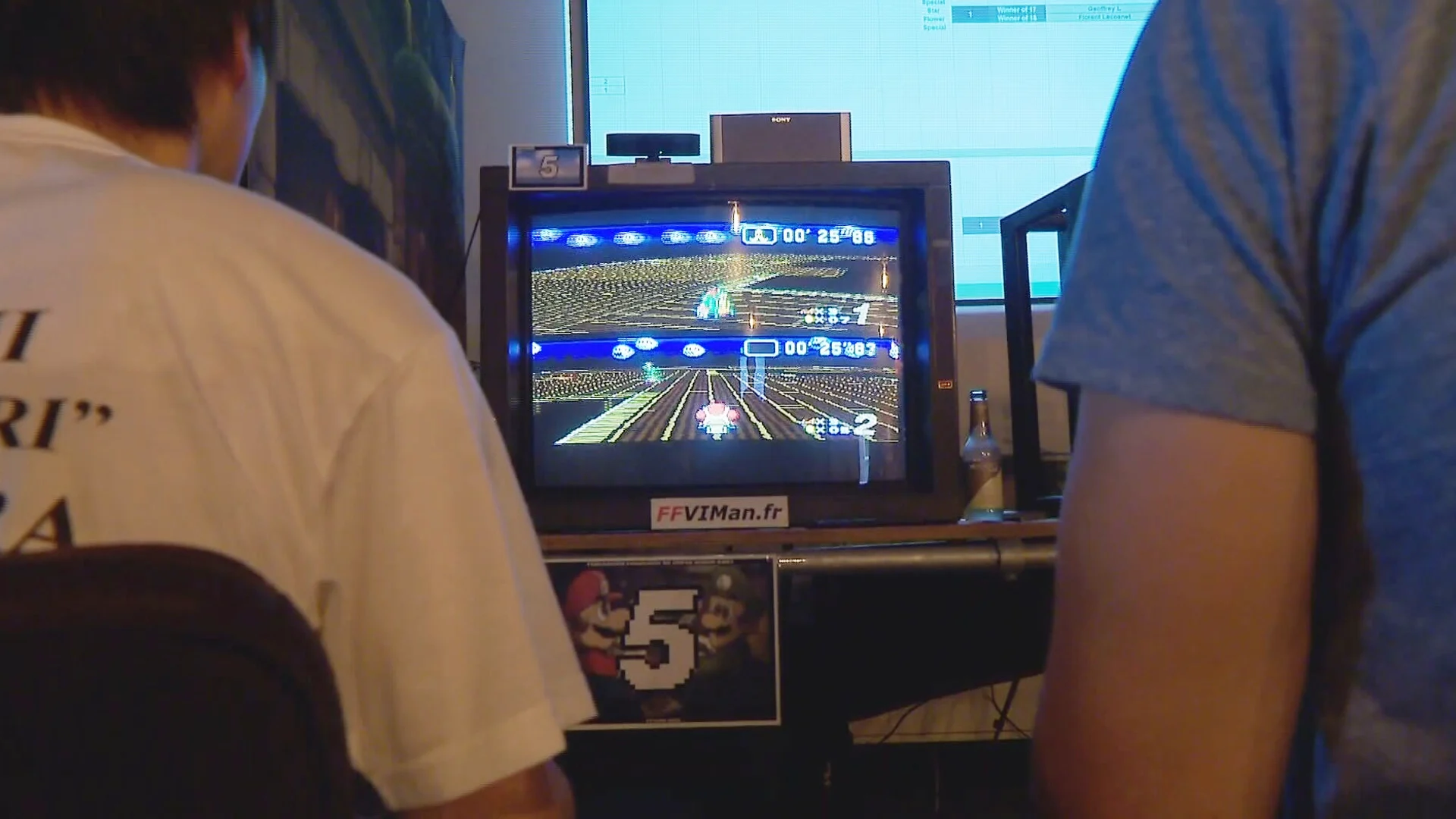 Rondvliegende bananen en verbrand rubber: Super Mario Kart WK in Alphen trekt deelnemers van over de hele wereld