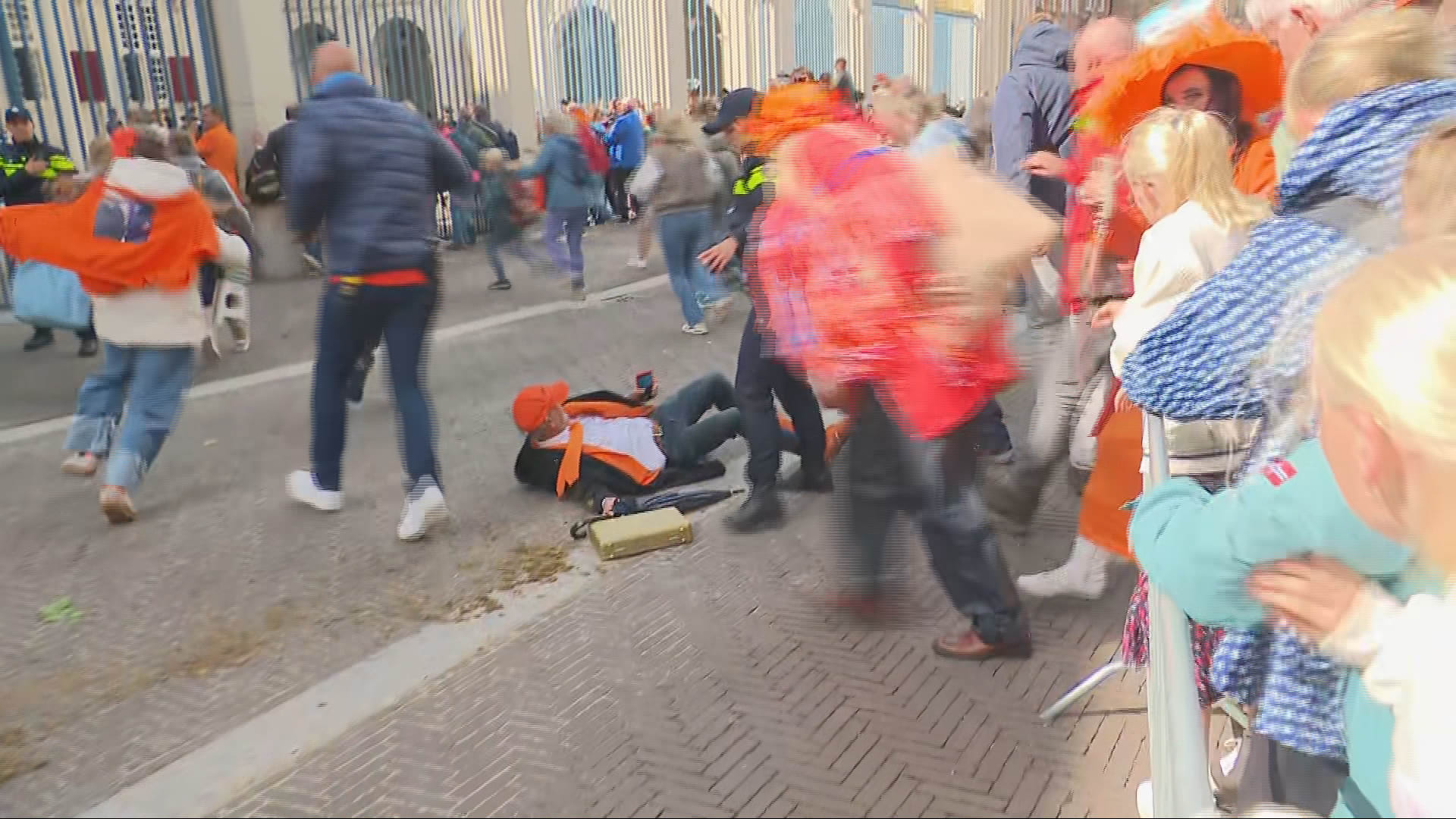 Johan Vlemmix onder de voet gelopen bij balkonscène: 'Lag in de paardenpoep'