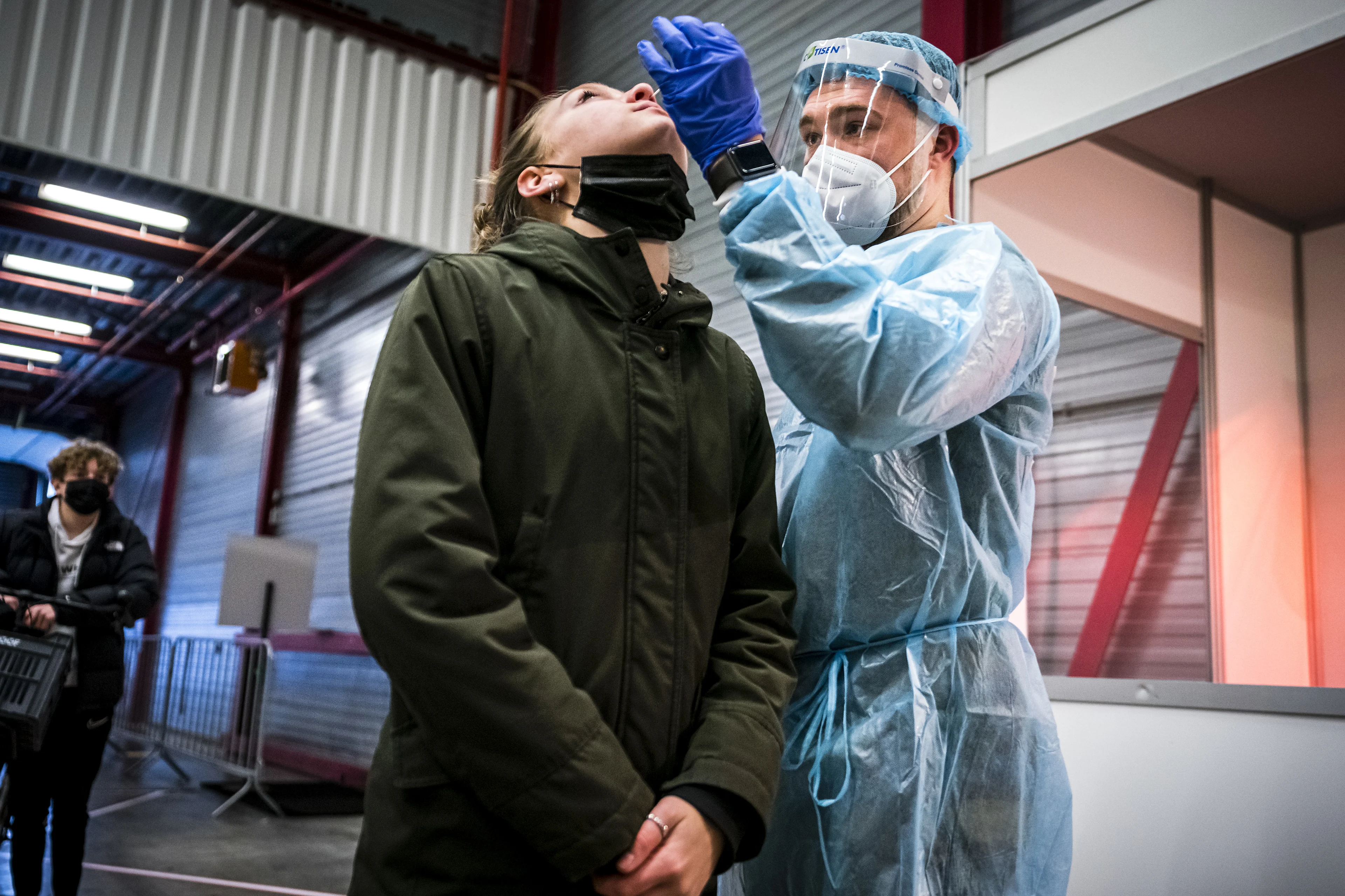 Opnieuw minder nieuwe coronagevallen gemeld bij RIVM