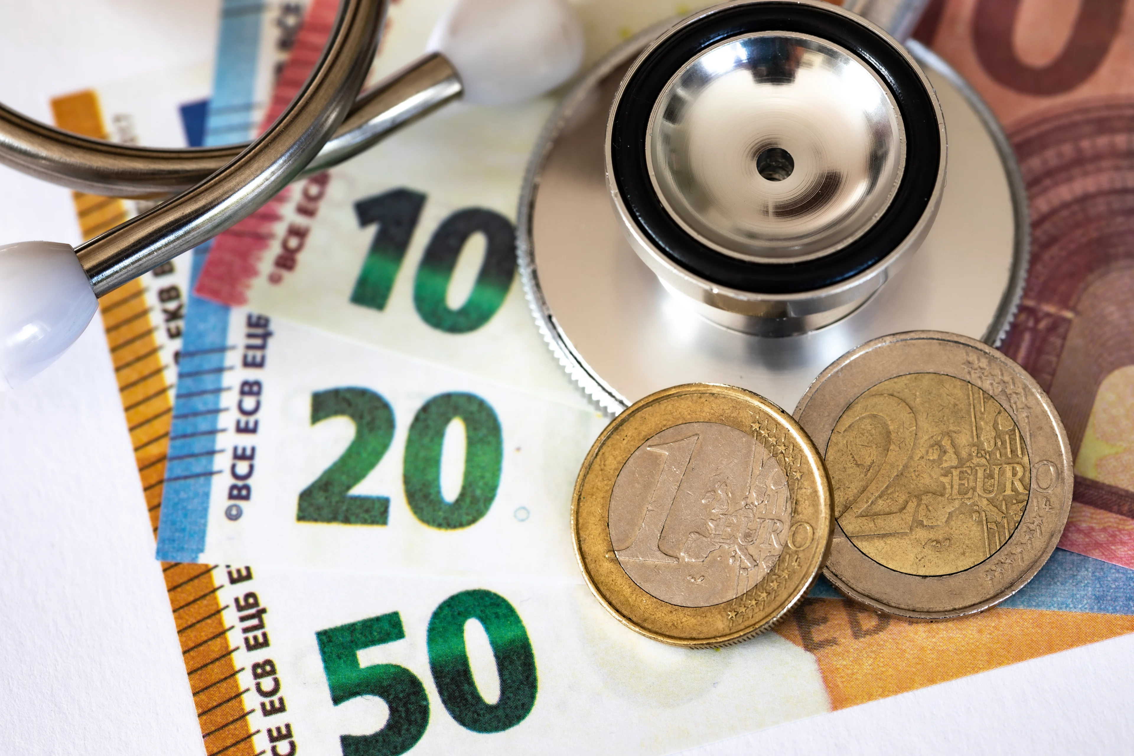 Eerste zorgverzekeraar maakt nieuwe zorgpremie bekend, grootste prijsstijging ooit