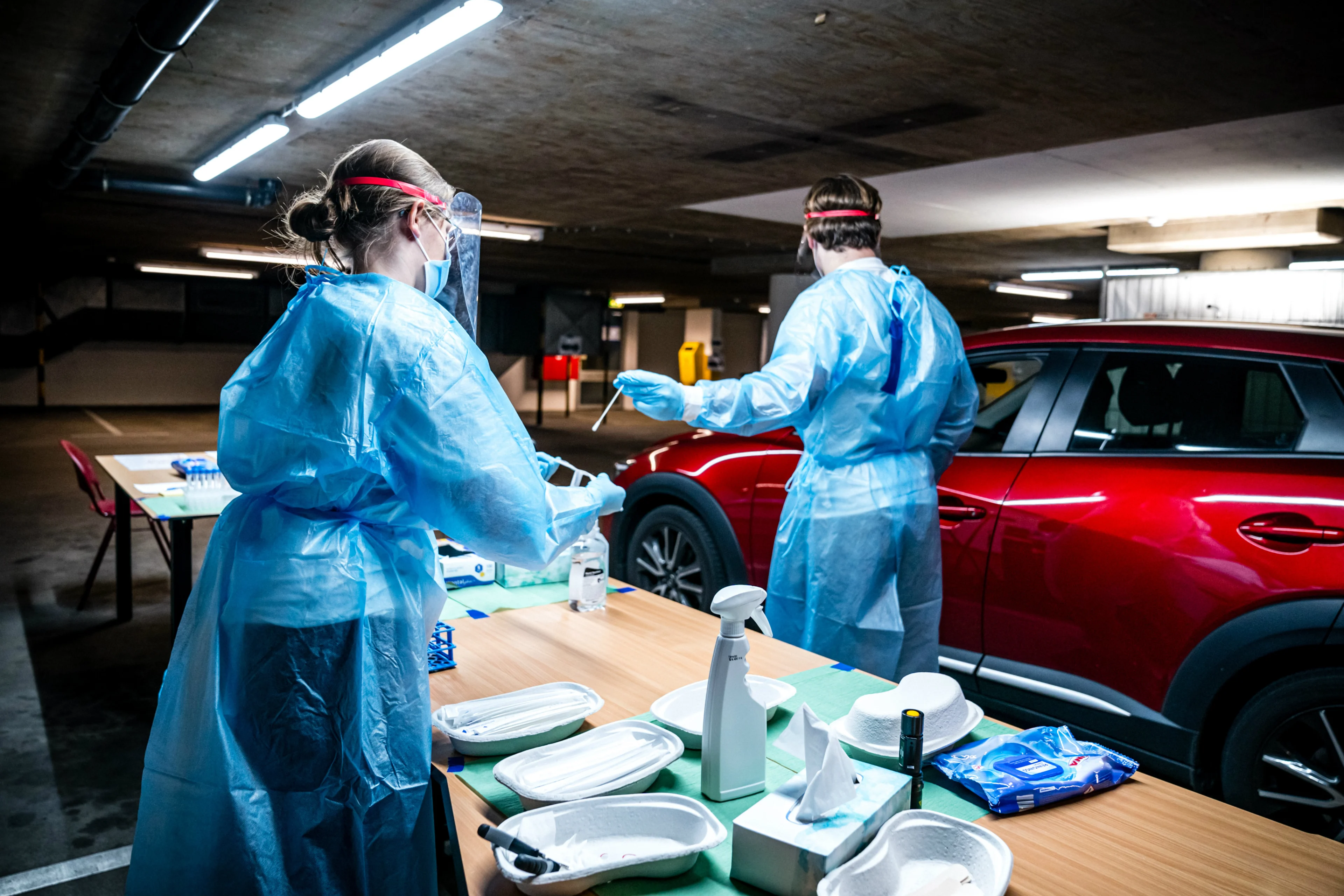 LIVEBLOG | Rutte: we gaan in feite naar 'gedeeltelijke lockdown', mondkapjesplicht in openbare binnenruimtes