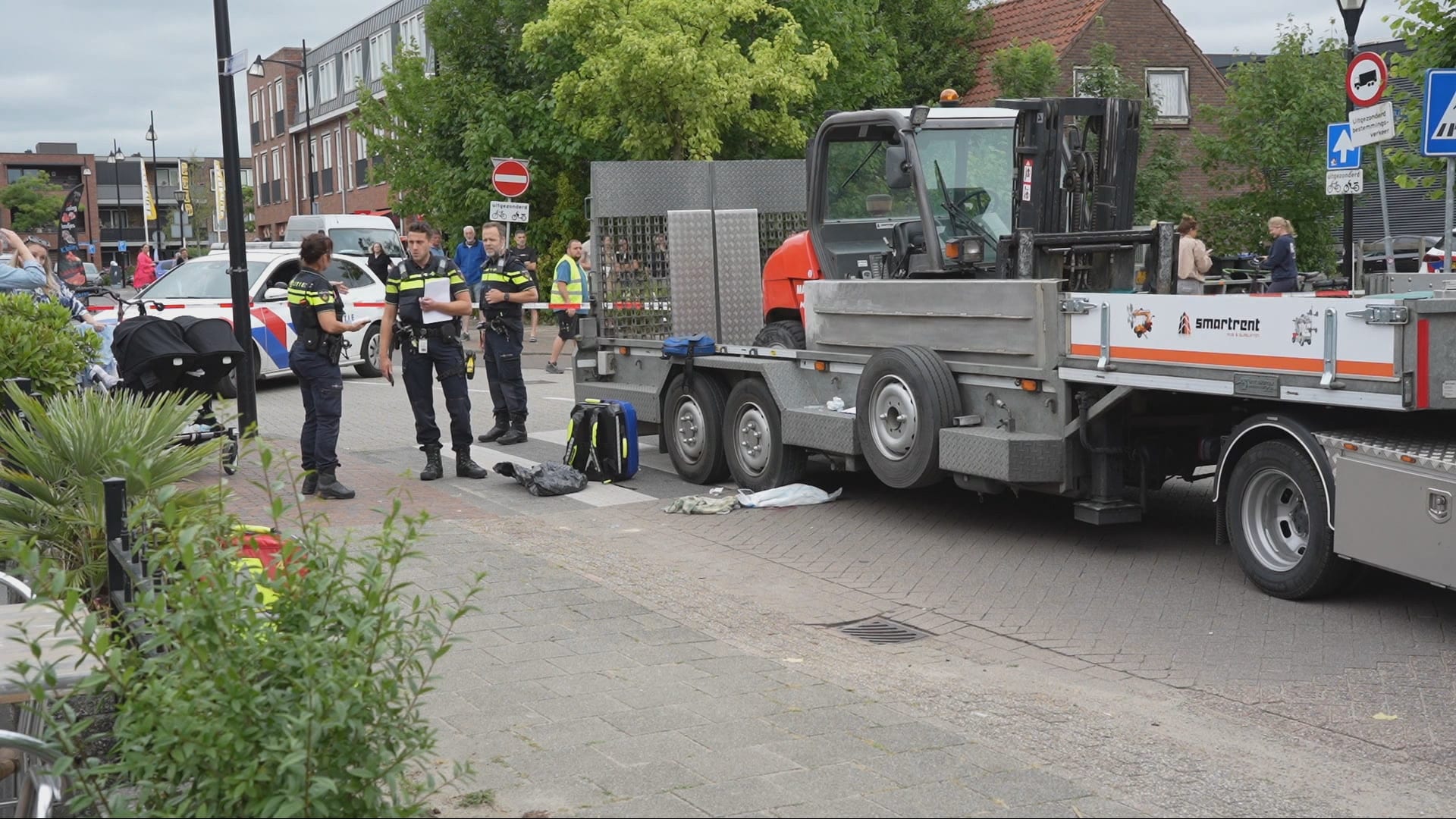 Jong kind zwaargewond na ongeluk met vrachtwagen in Wijk en Aalburg