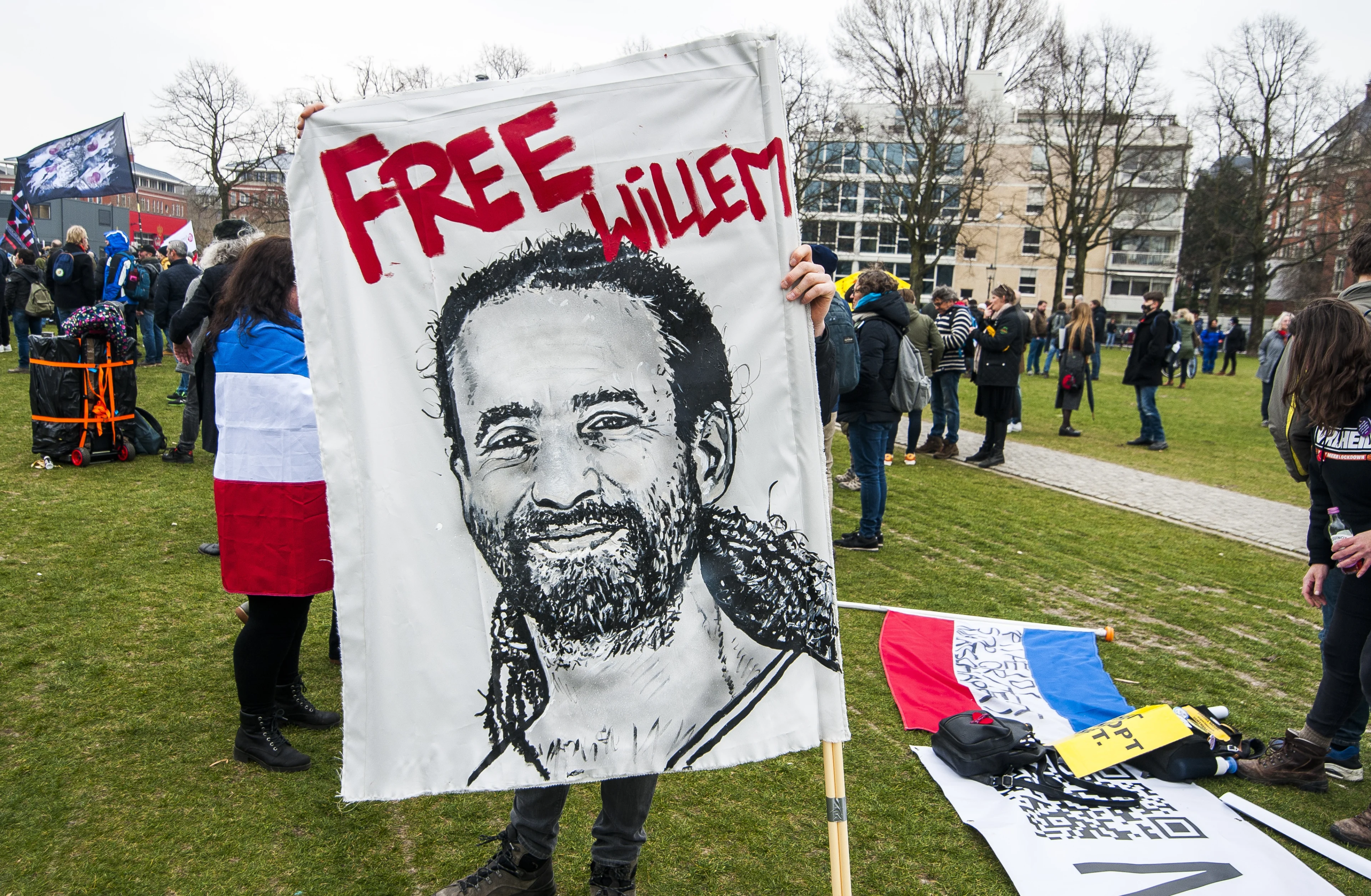 Ophef om 'Amnesty International-poster' met Willem Engel, mogelijk juridische stappen