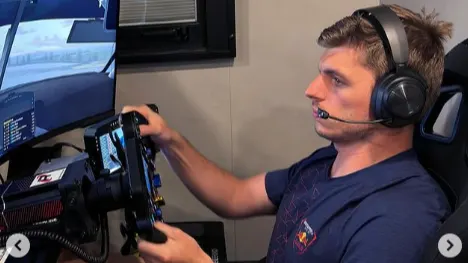 Max Verstappen moet eerder naar bed van team, mag niet meer tot laat online racen