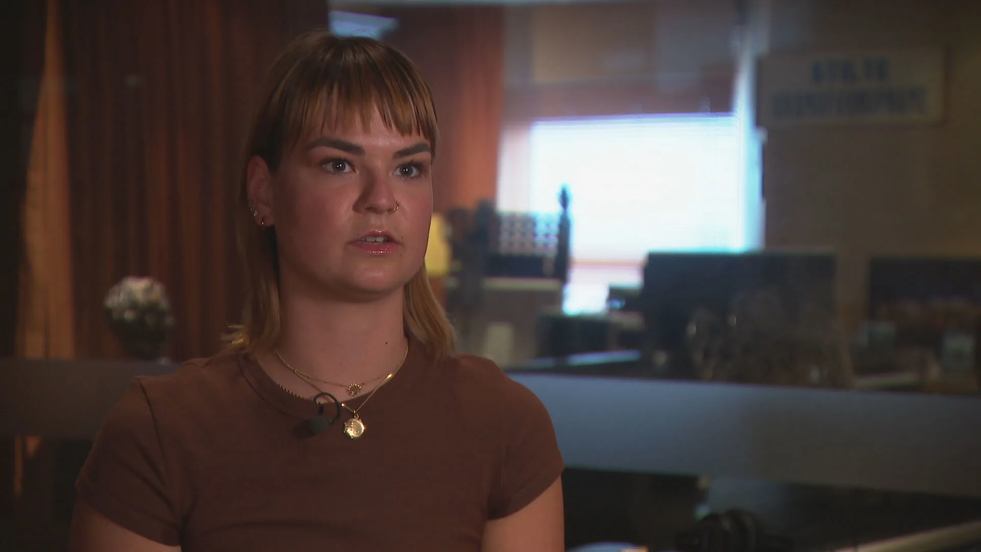 Romée verliest haar vriend Rowan aan melanoom en schrijft lied: 'Ook als je 22 bent, kun je kanker krijgen'