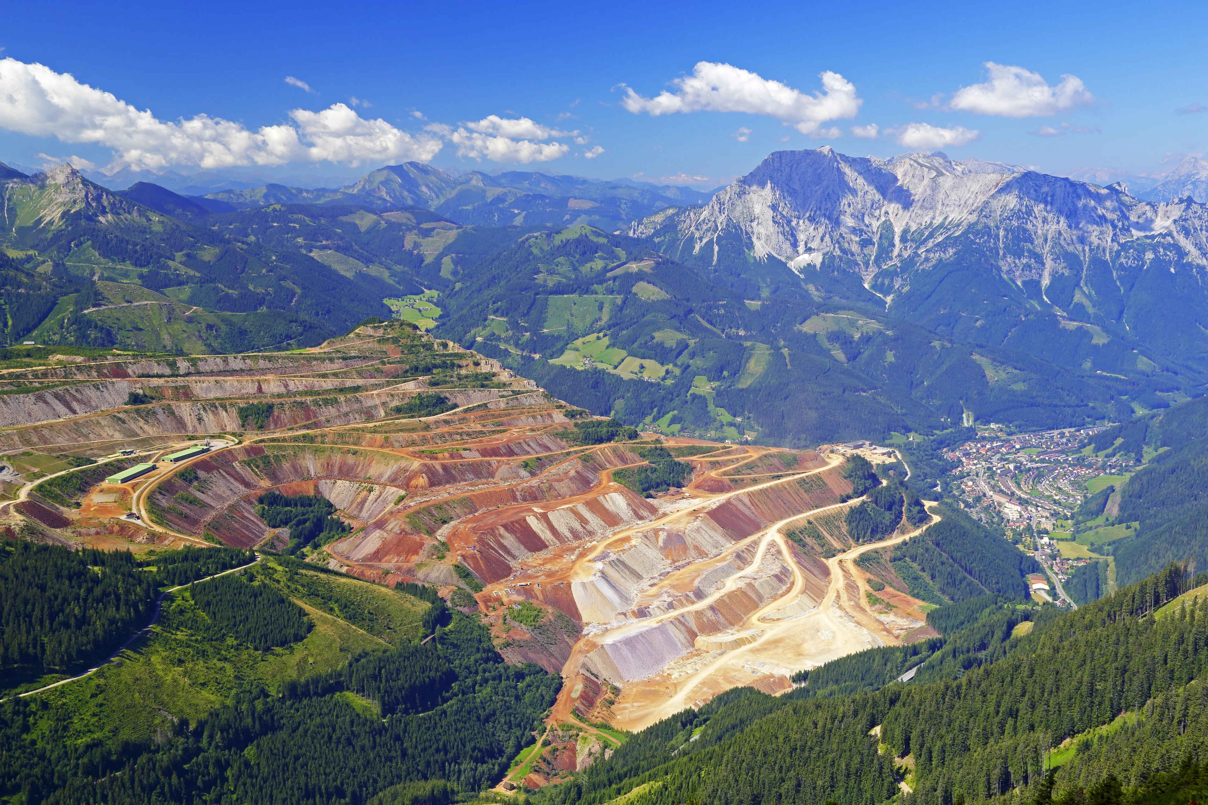 Nederlandse familie gered na nacht op Oostenrijkse berg