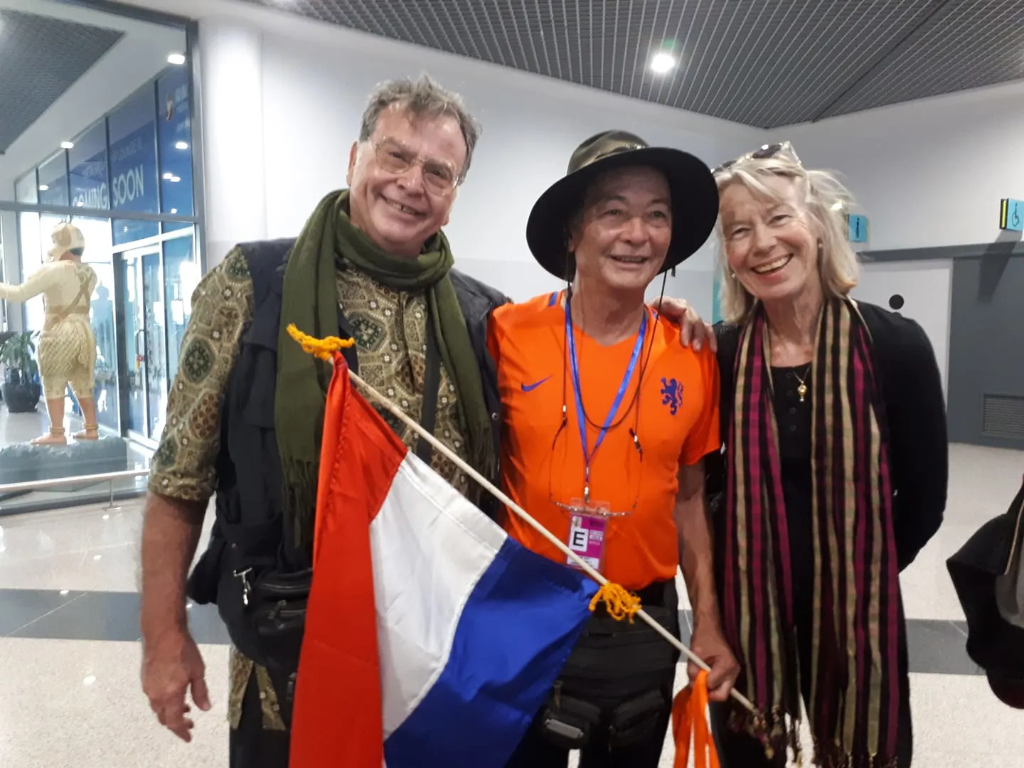 Flip en zijn vrouw weer thuis na Westerdam-drama: 'Vrienden zijn als de dood dat ze wat oplopen'