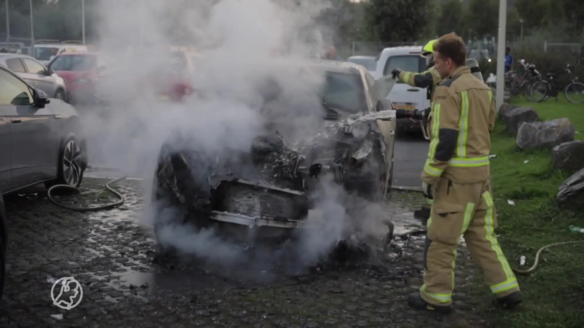 Lamborghini van 340.000 euro gaat in vlammen op in Den Haag