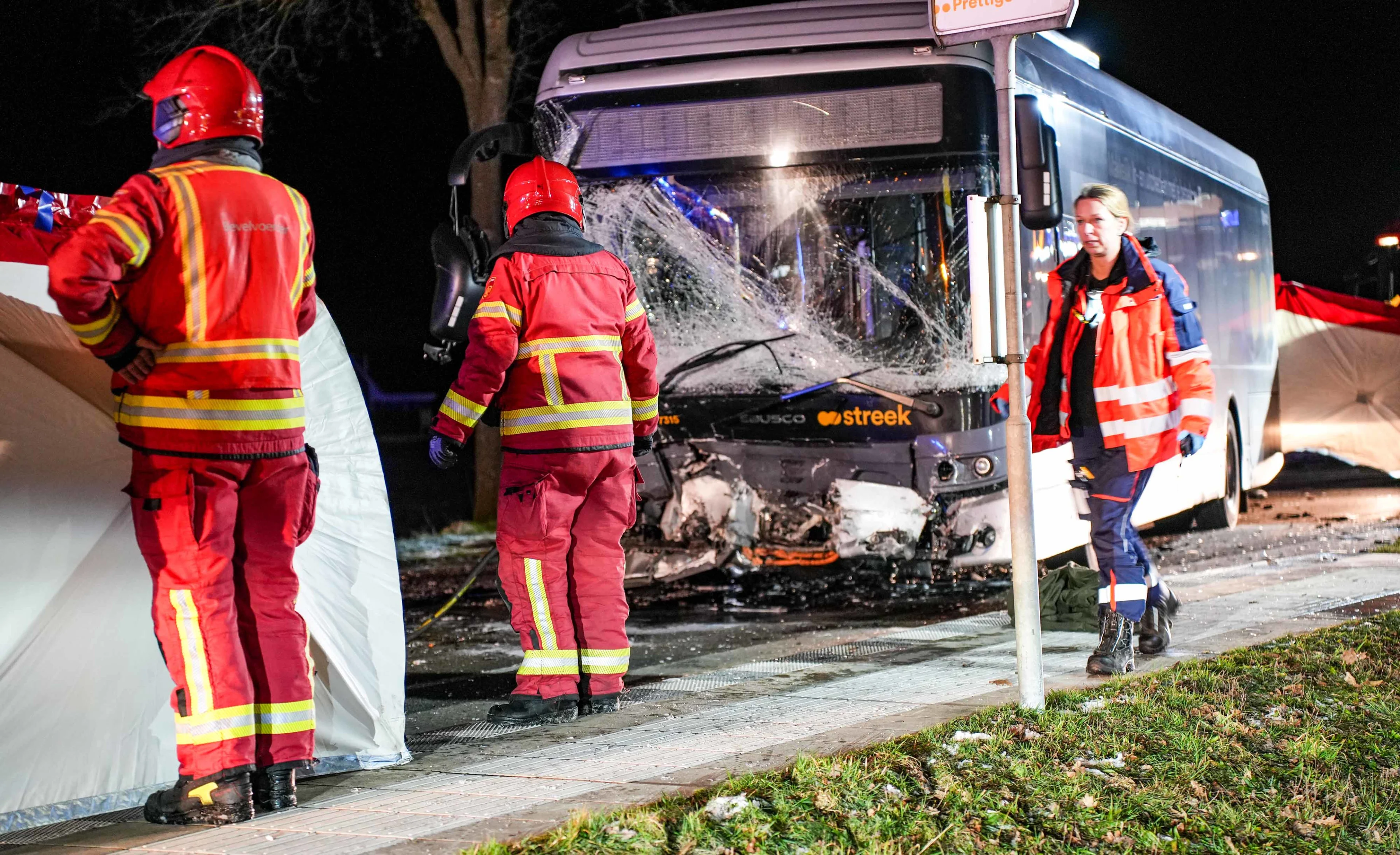 Meerdere gewonden bij zwaar ongeluk met stadsbus in Onstwedde