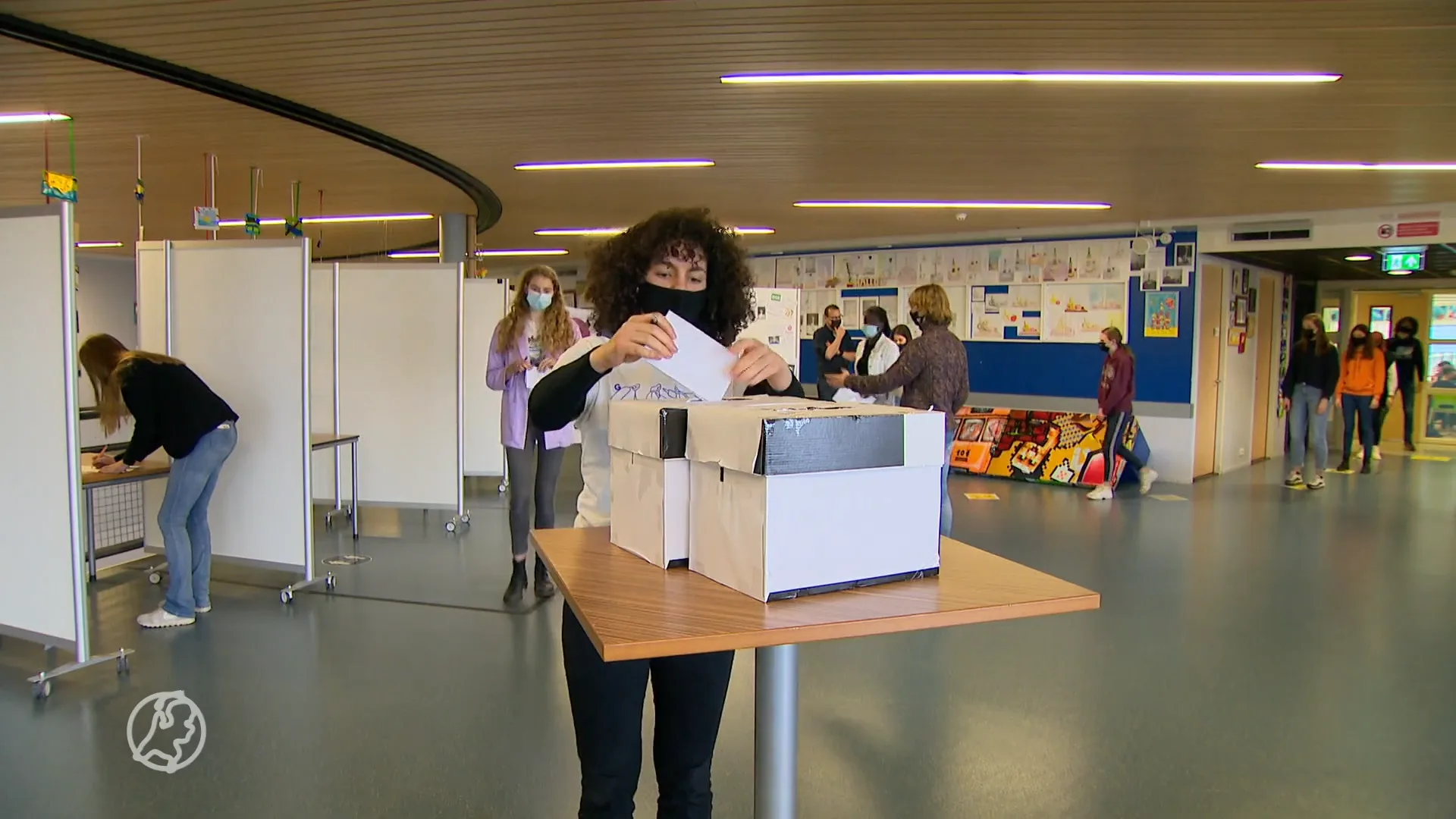 VVD ook onder scholieren de populairste partij