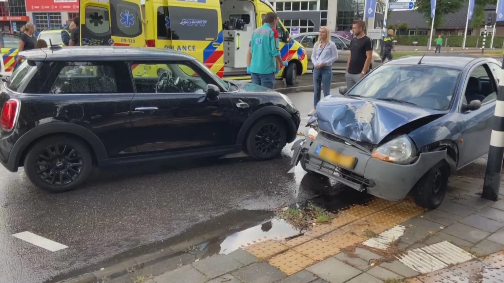 Man weet geboeid te vluchten voor politie na ongeval