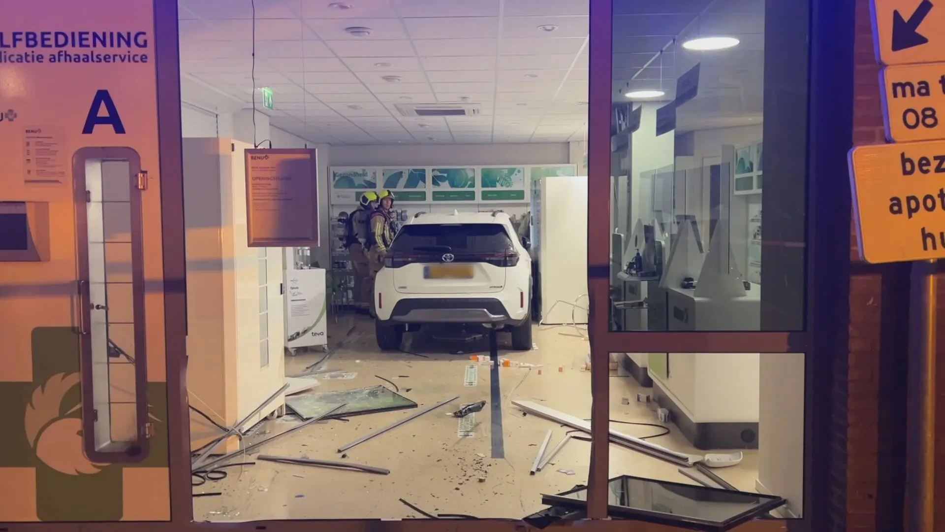 Vrouw rijdt bij apotheek naar binnen, 'verwisselde rem- en gaspedaal'