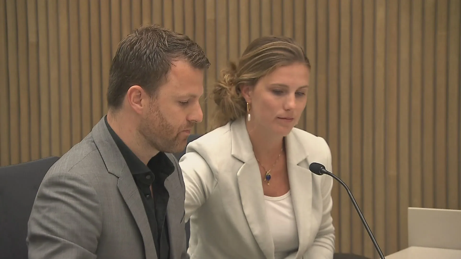 Familie Peter R. de Vries teleurgesteld om uitstel uitspraak: 'Begrijpelijk, maar lastig'