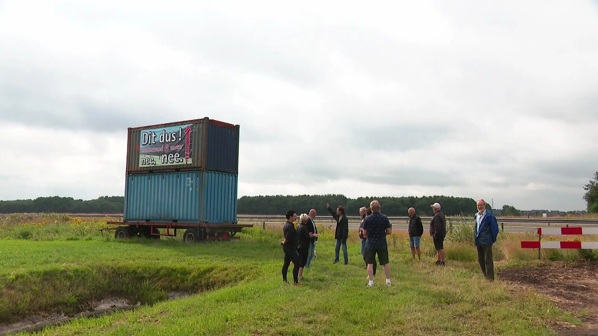 Inwoners Erica starten petitie tegen metershoge 'zonnemuur' langs snelweg