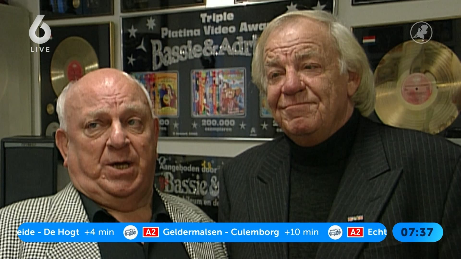 Bas en Aad van Toor krijgen munt om 50-jarige carrière te vieren