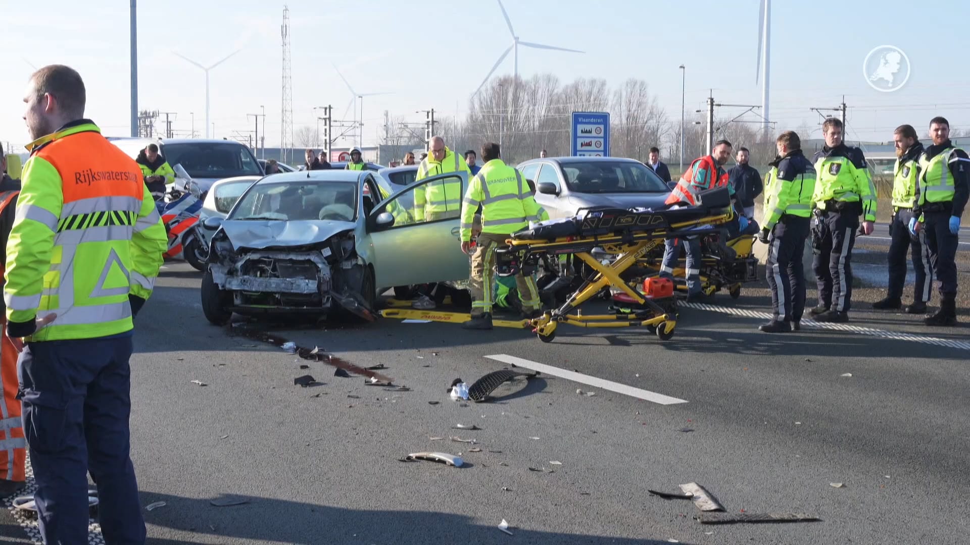 Vrouw en twee kinderen gewond bij ernstig ongeluk op snelweg bij Hazeldonk
