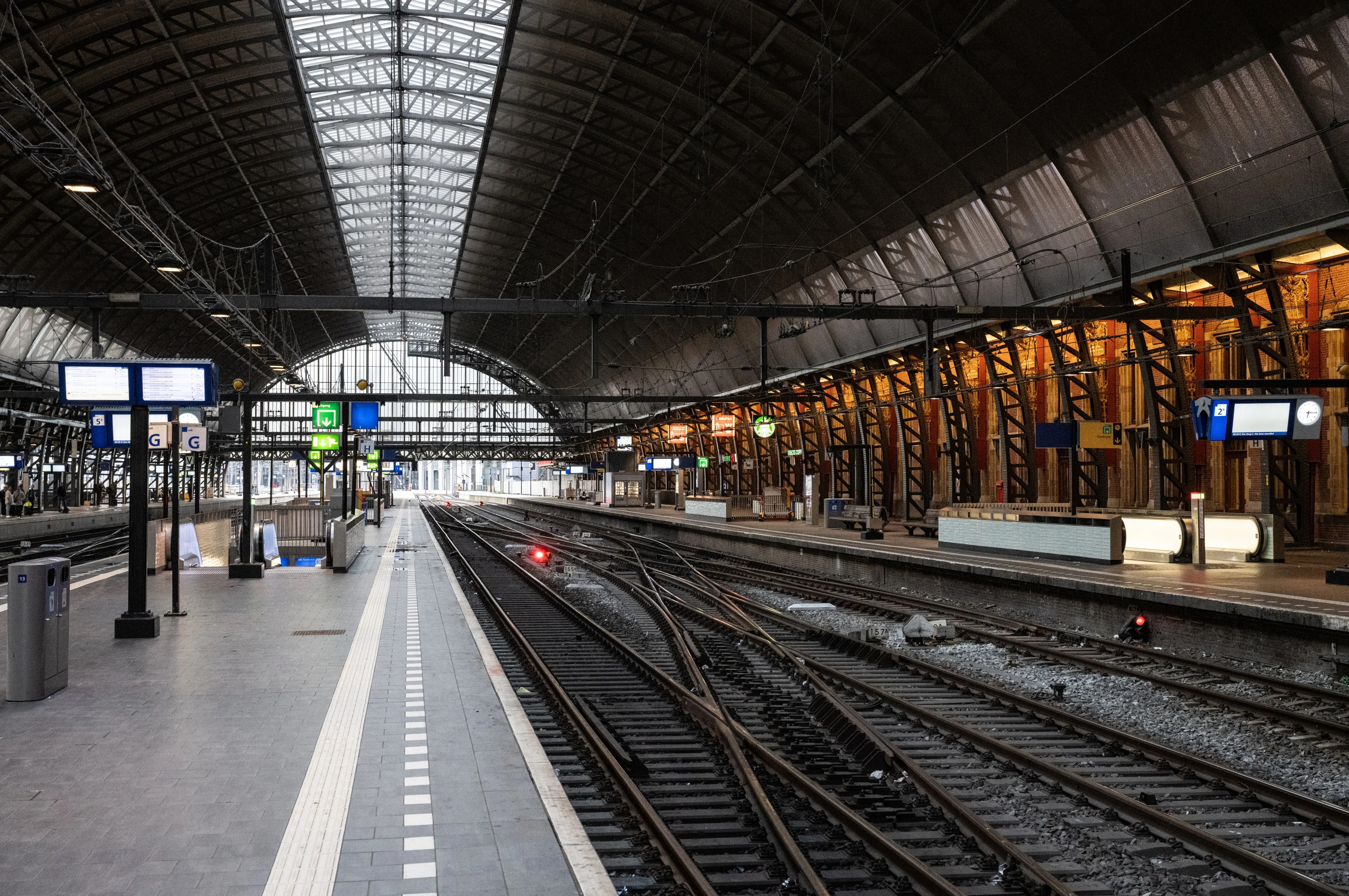 Gedupeerd door de treinstaking? Zo krijg je geld terug van de NS