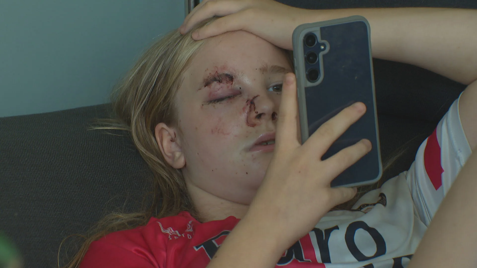 Doorrijder liet Wendy (13) bewusteloos achter: 'Hij reed zo snel'