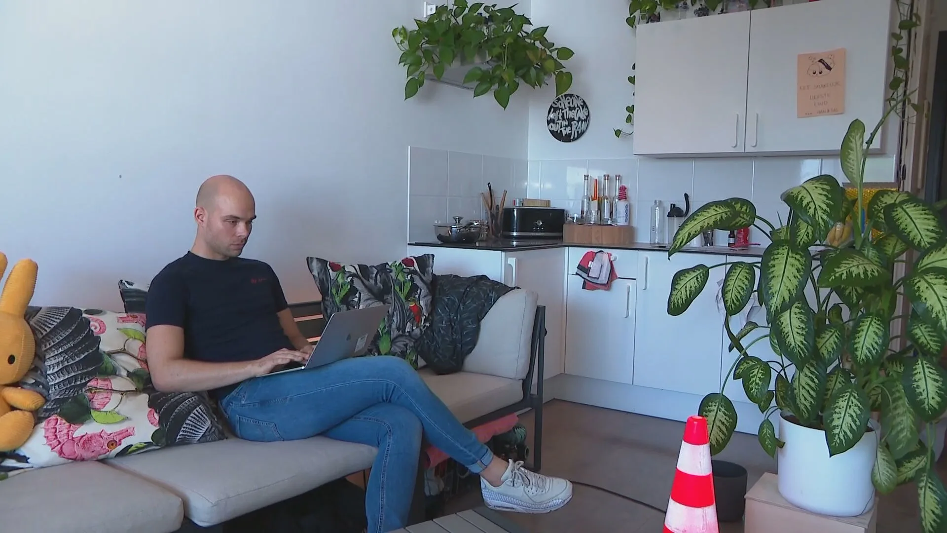 250 Amsterdamse huurders betalen jarenlang voor 'loze beloftes' en starten rechtszaak