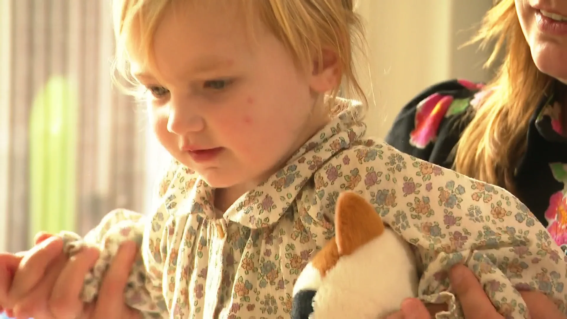 Medicijn tegen taaislijmziekte is er, maar Elin (2) kan het niet krijgen