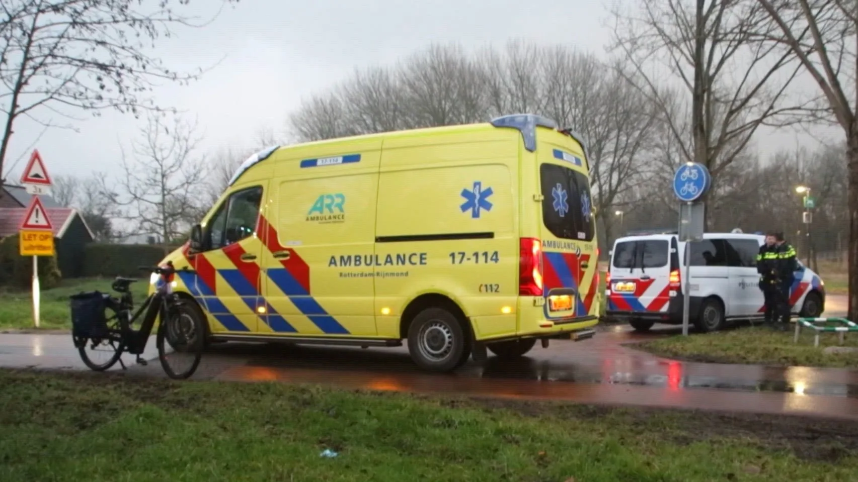 Vrouw (65) in rug gestoken bij brute beroving Schiedam