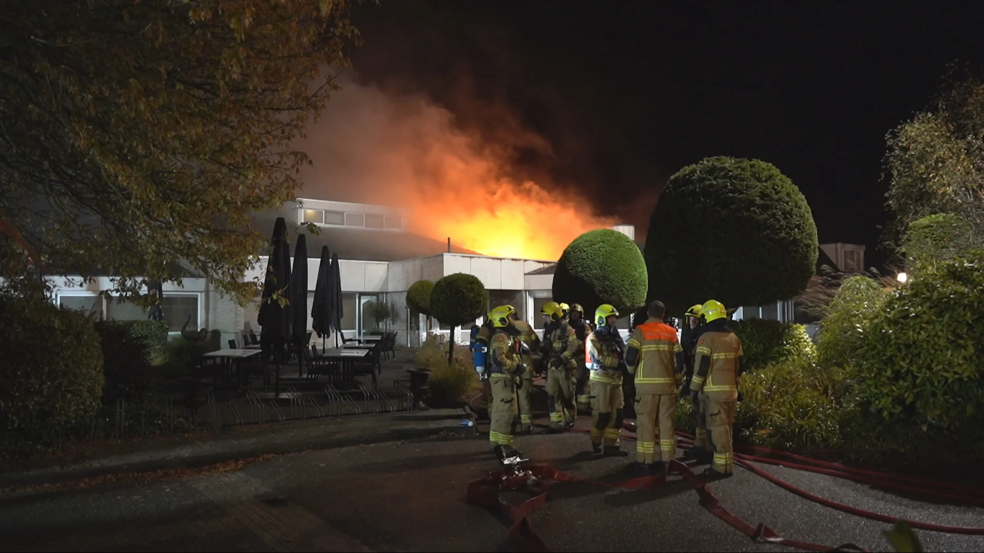 Grote uitslaande brand in restaurant Wervershoof, pand zwaar beschadigd
