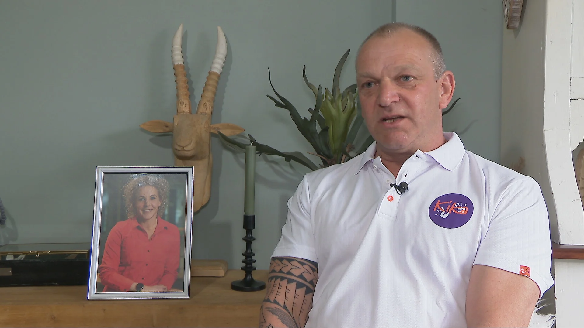 Theo (55) loopt zesde wereldmarathon als eerbetoon aan overleden partner