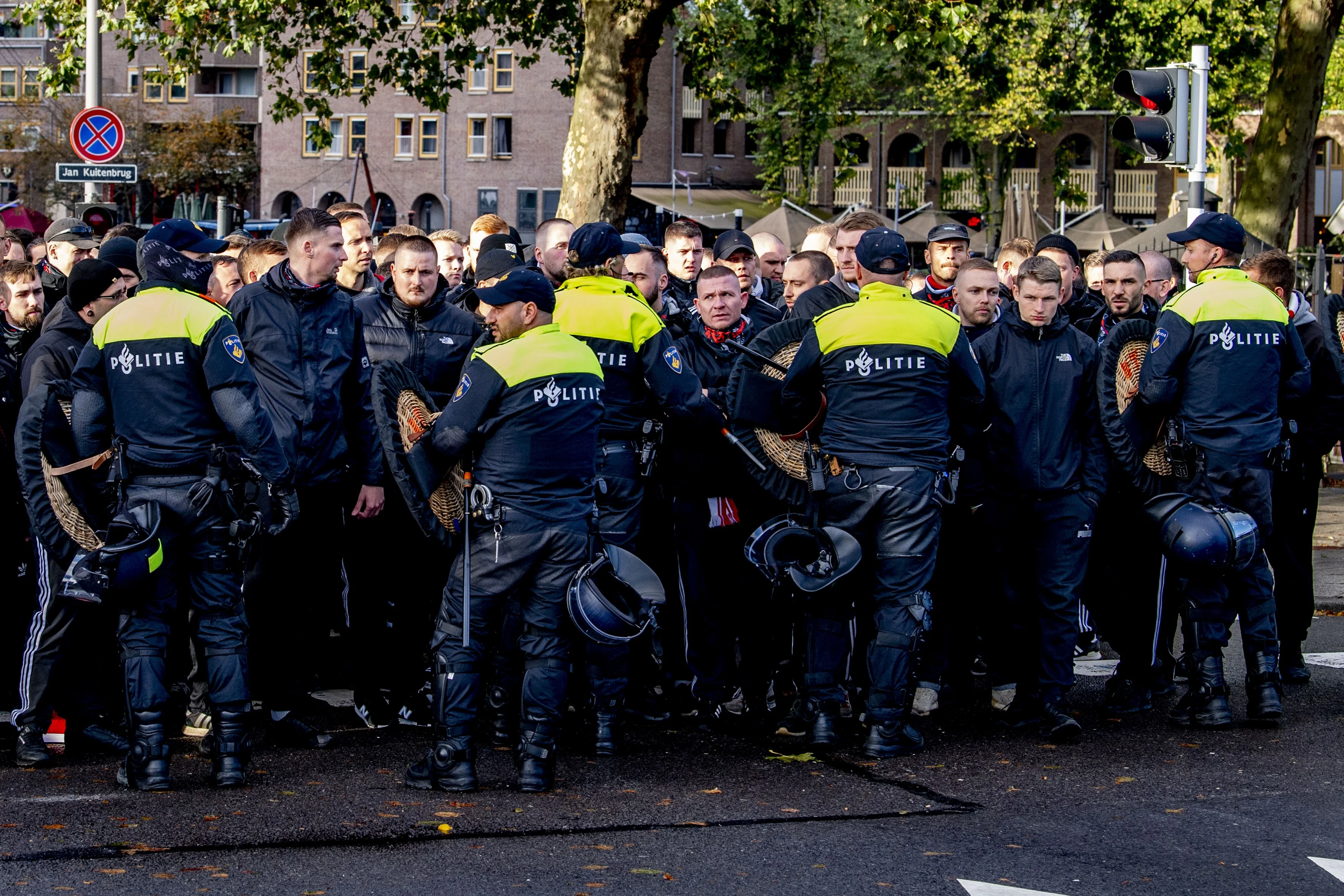 Politie Rotterdam verwerpt Duitse kritiek op aanpakken Union Berlin-hooligans