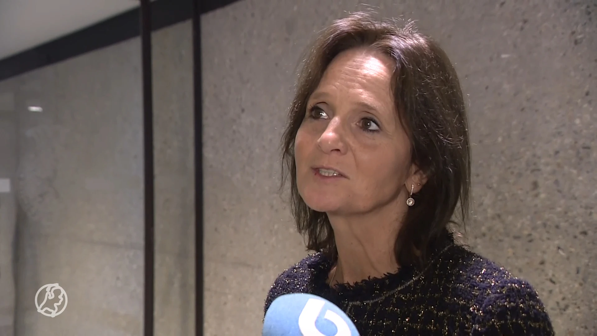 Van Vroonhoven vindt dat ze felle oppositie goed weerstond: 'Ik weet mijn mannetje te staan'