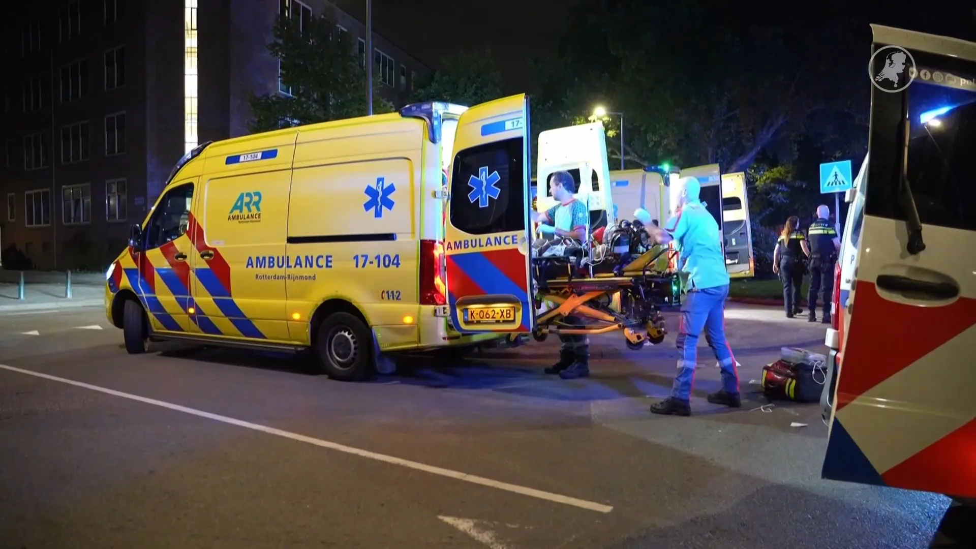 Vier gewonden bij uitslaande grote brand in Rotterdam